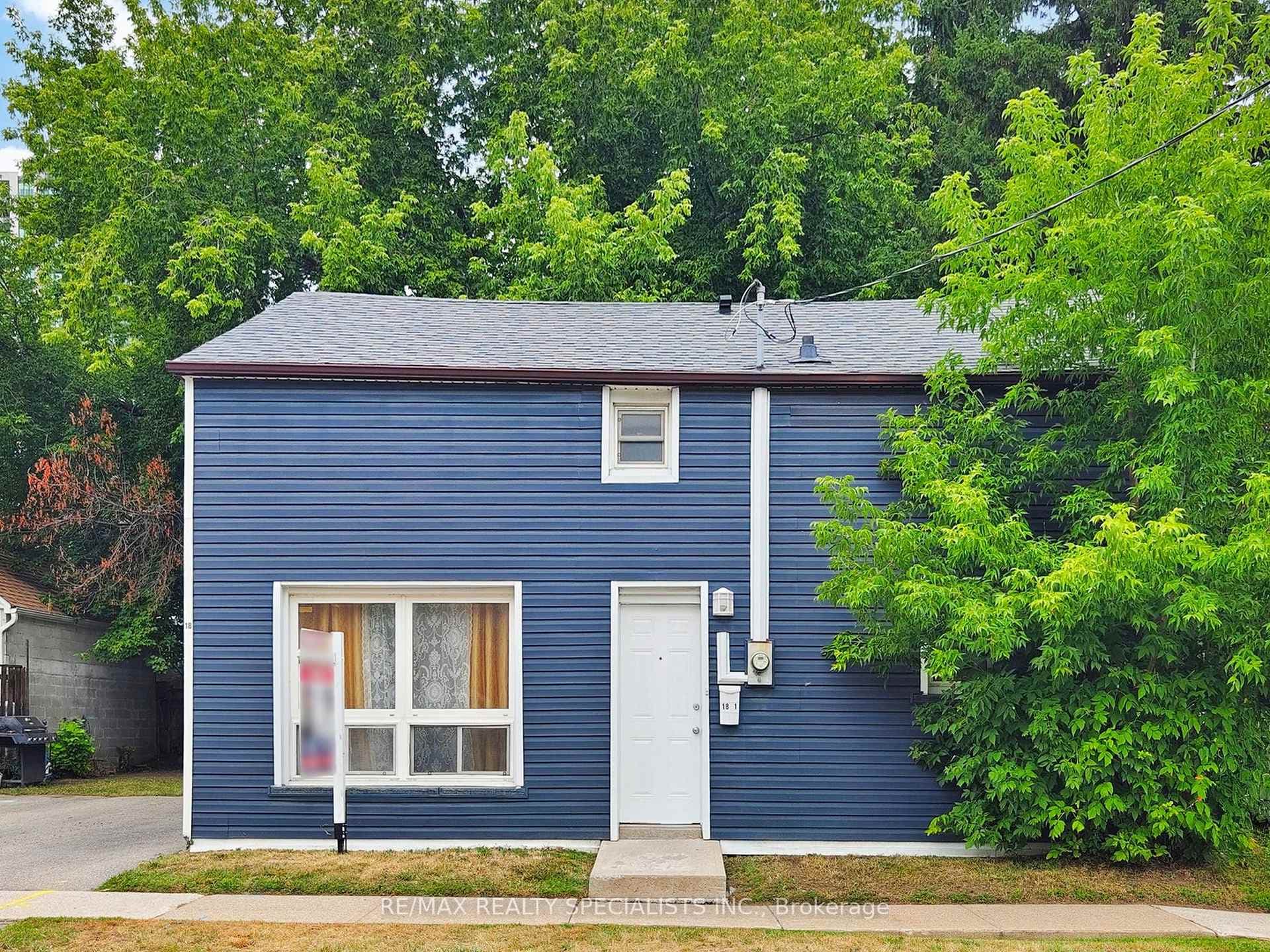 18 Mary Street, Brampton, ON L6W 2R1 - Photo 1