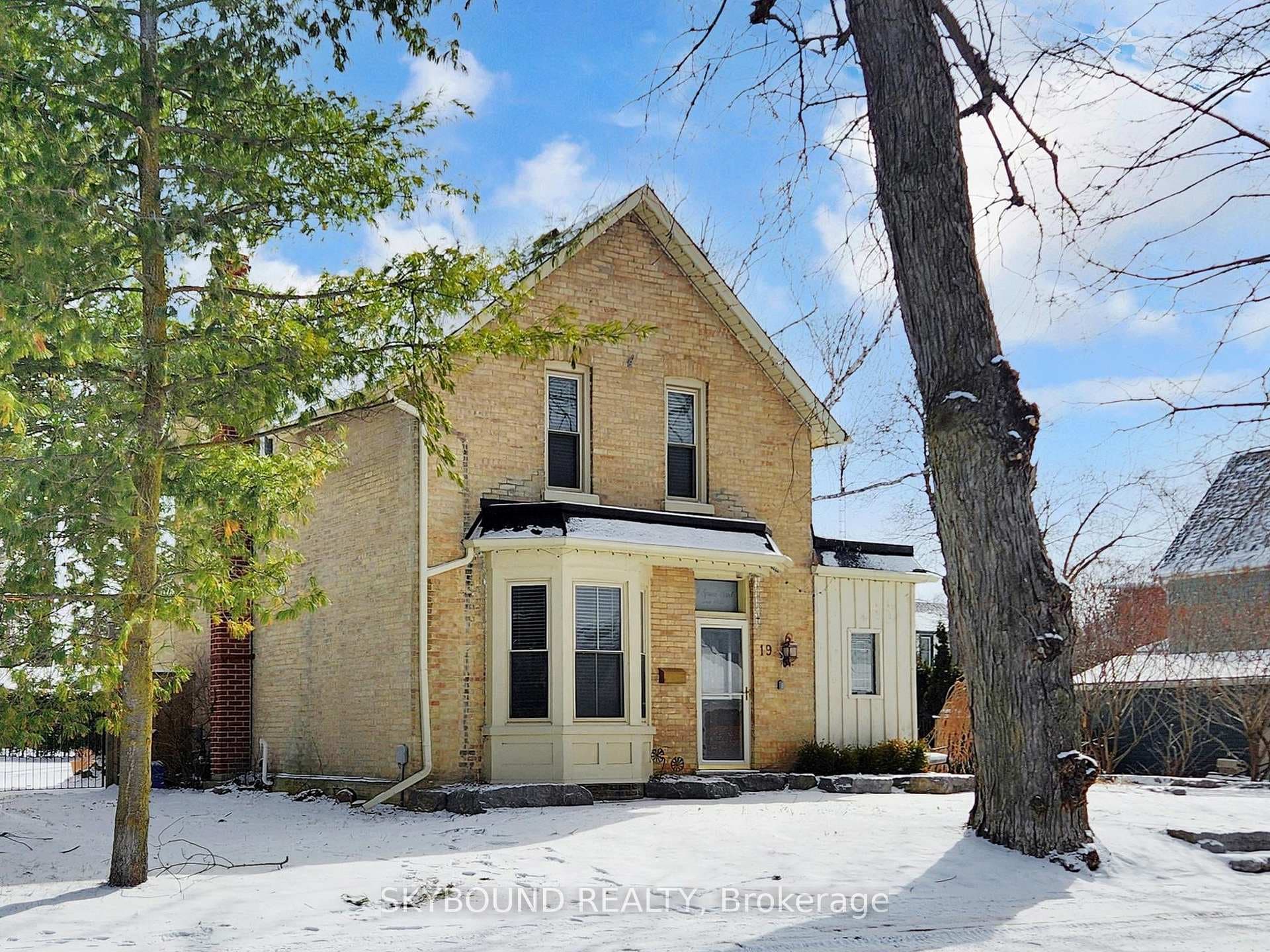 19 Spruce Street, Aurora, ON L4G 1R7 - Photo 1