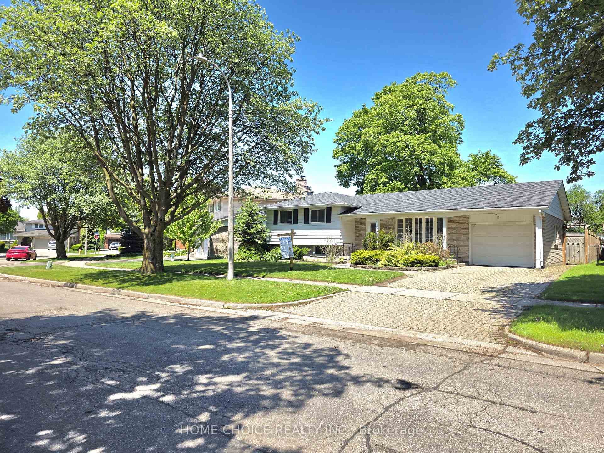 130 Champlain Crescent, Kitchener, ON N2B 2Y6 - Photo 1