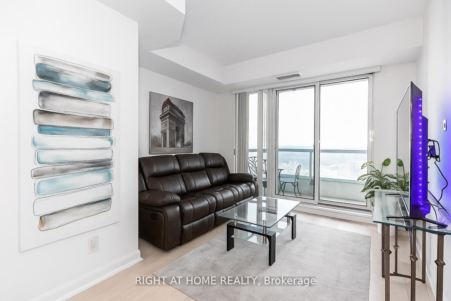 9201 Yonge Street Unit 2213, Richmond Hill, ON L4C 1H9 - Photo 1