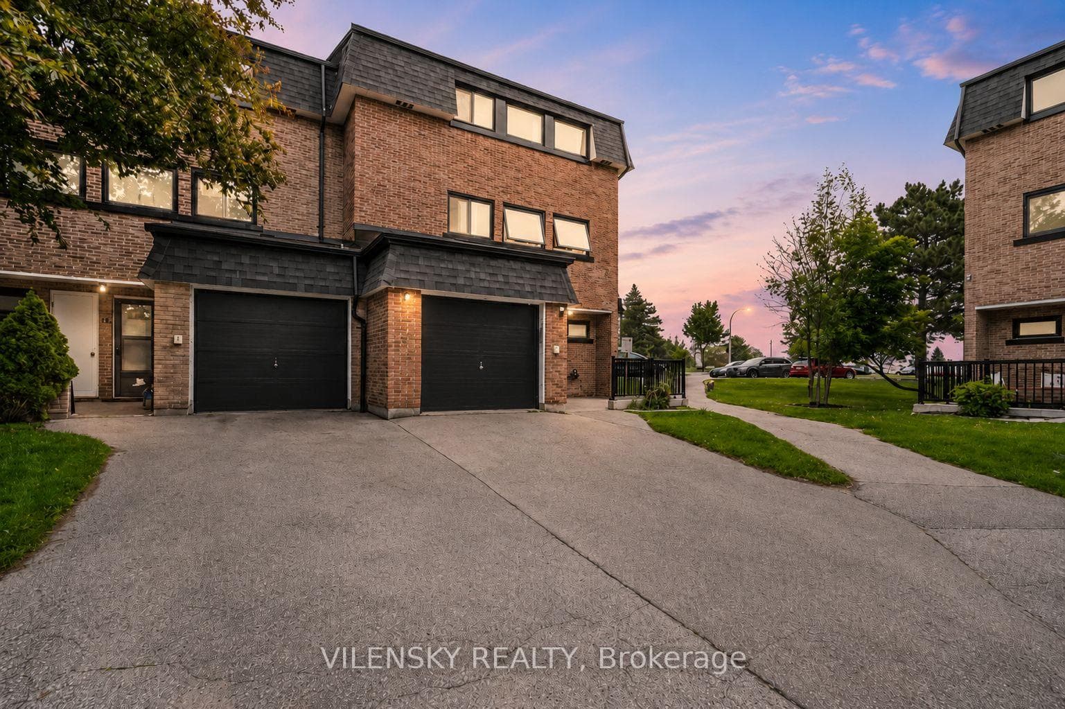 14 Poplar Crescent Unit 19, Aurora, ON L4G 3L3 - Photo 1