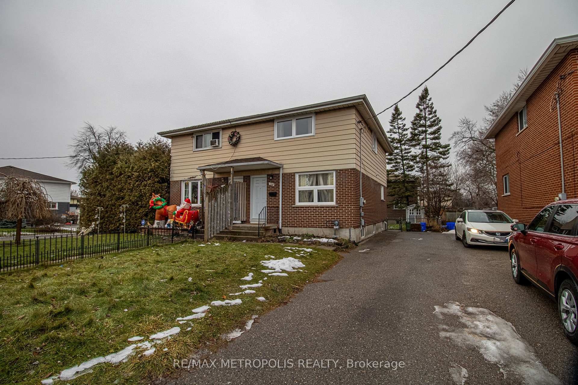 1098 Cedar Street, Oshawa, ON L1J 3R9 - Photo 1