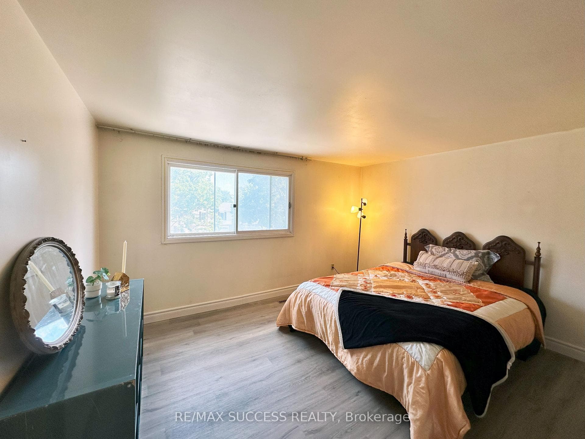 571 Minette Circle, Mississauga, ON L5A 3B9 - Photo 1