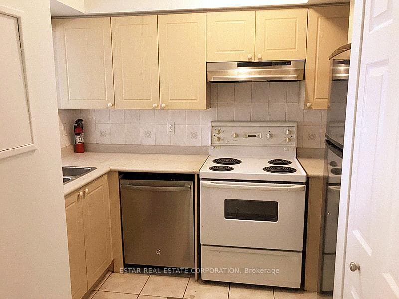 99 Hayden Street Unit 1008, Regent Park / Cabbagetown / St. James Town, ON M4Y 2P2 - Photo 1