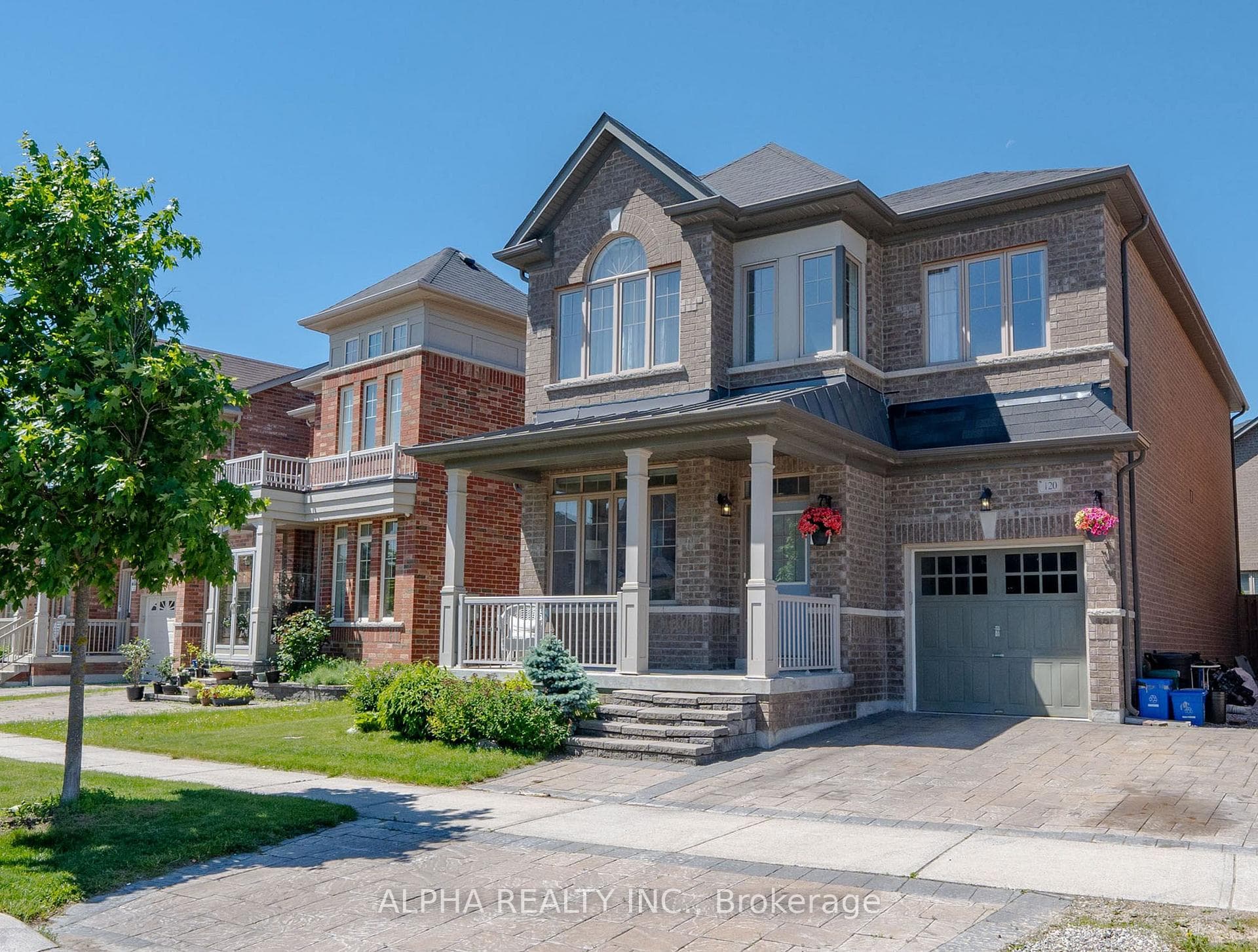 47' wide front with 3 driveway parking