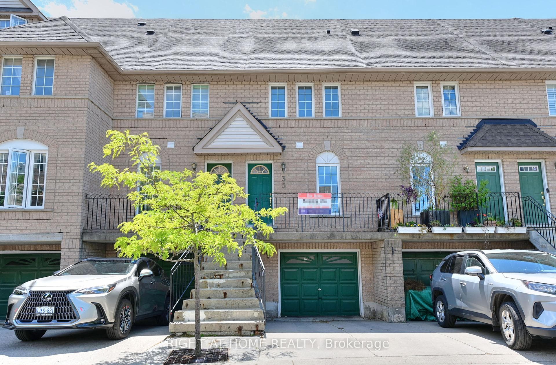 80 Strathaven Drive Unit 35, Mississauga, ON L5R 3V9 - Photo 1