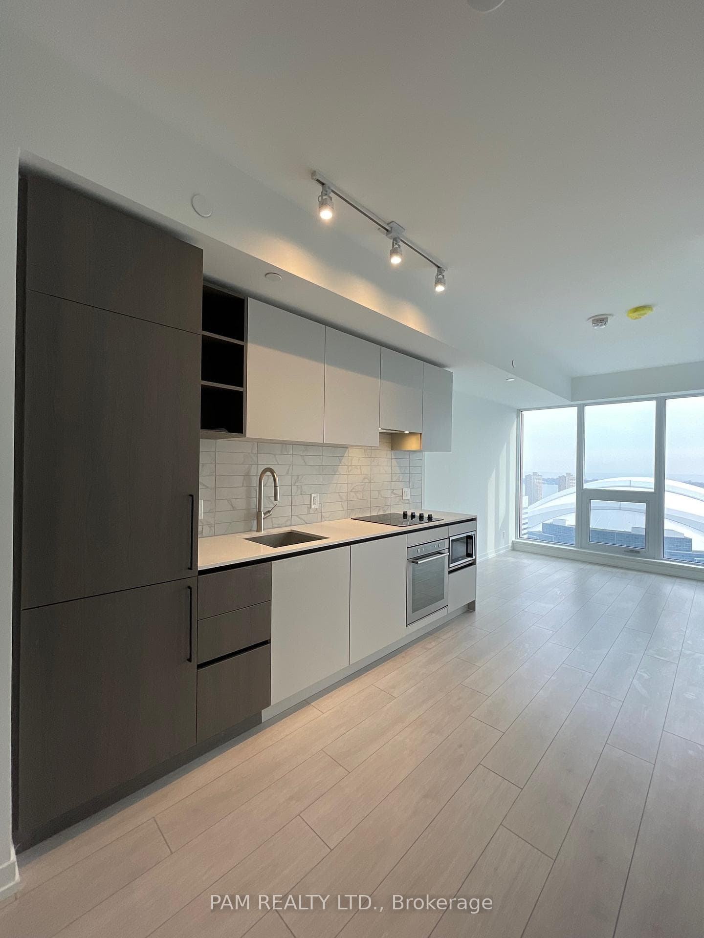 55 Mercer Street Unit 3315, Downtown Toronto / Waterfront, ON M5V 0W4 - Photo 1