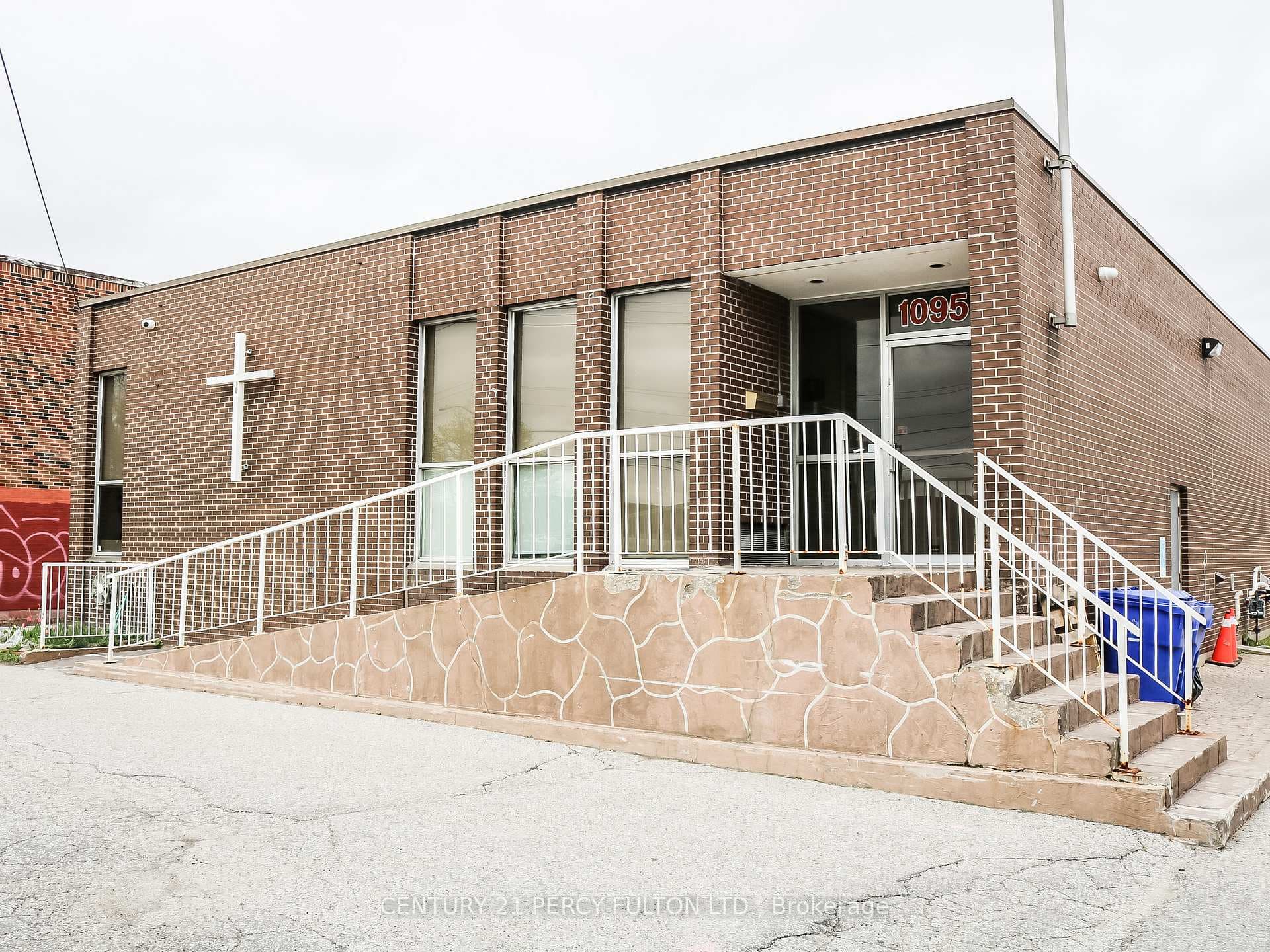 1095 Bellamy Road, Scarborough (West Hill / Highland Creek), ON M1H 3B8 - Photo 1