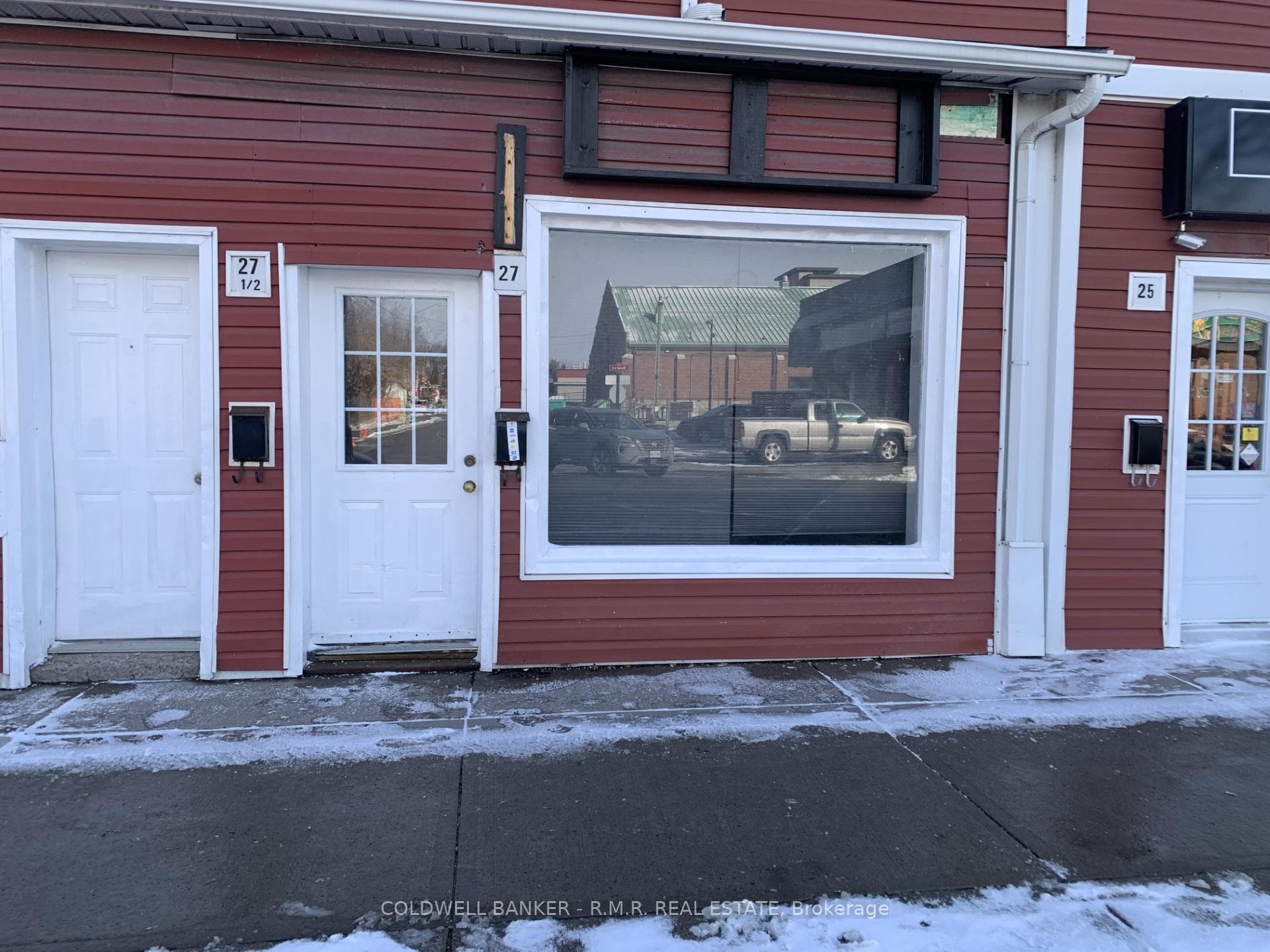27 Bond Street, Oshawa, ON L1G 1A8 - Photo 1