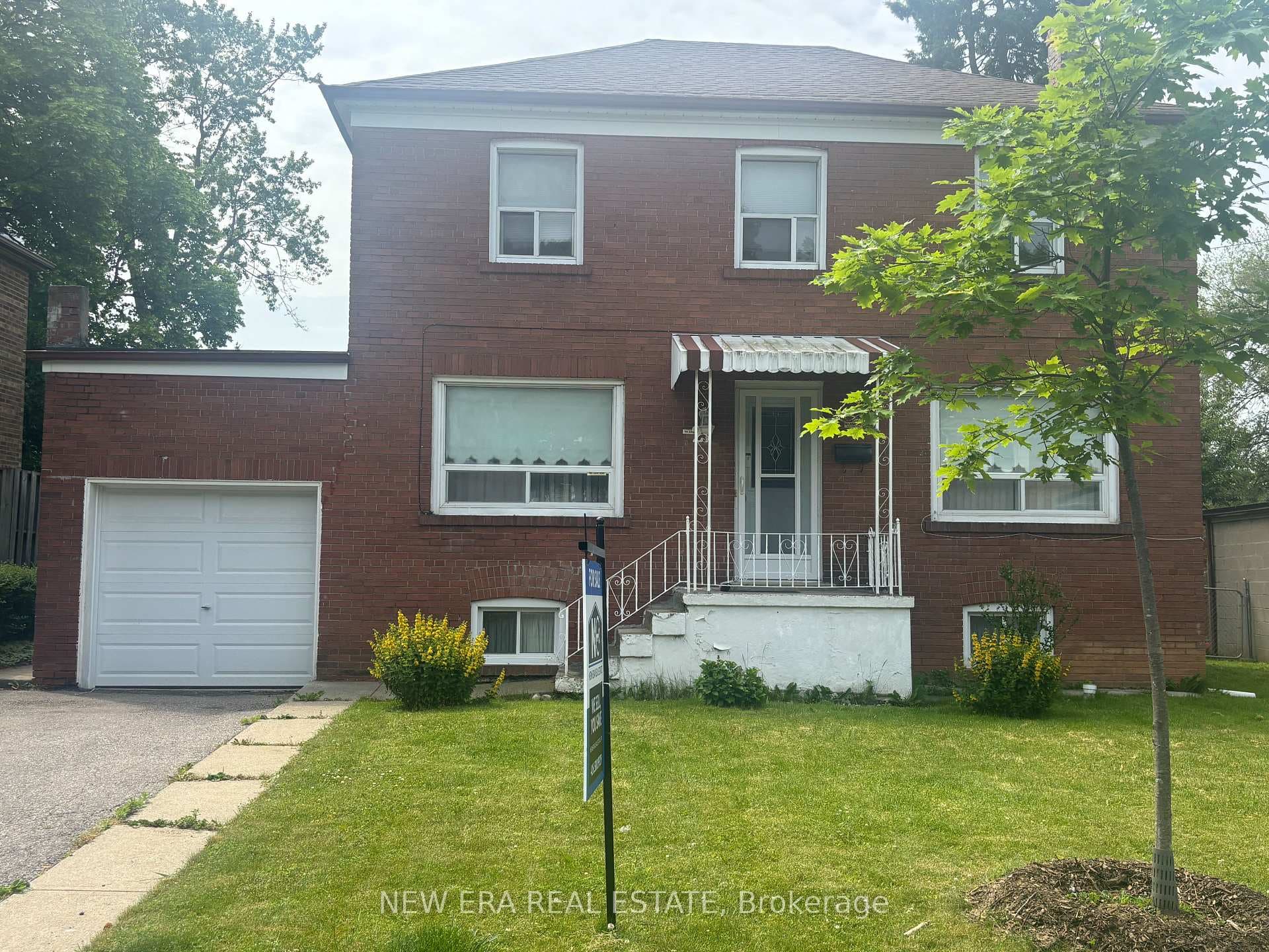 27 Dell Park Avenue, Lawrence Park / Bedford Park, ON M6B 2T5 - Photo 1