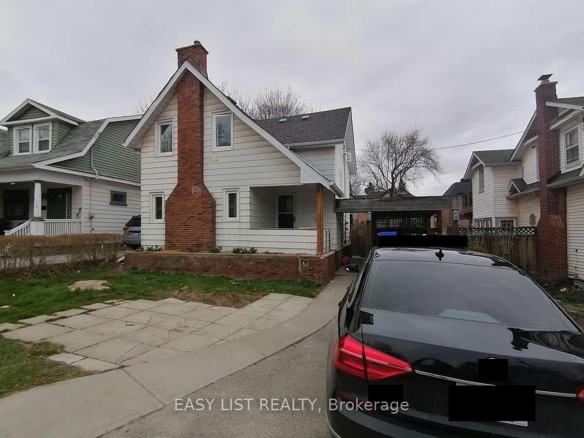 579 Gorham Street, Newmarket, ON L3Y 1L1 - Photo 1