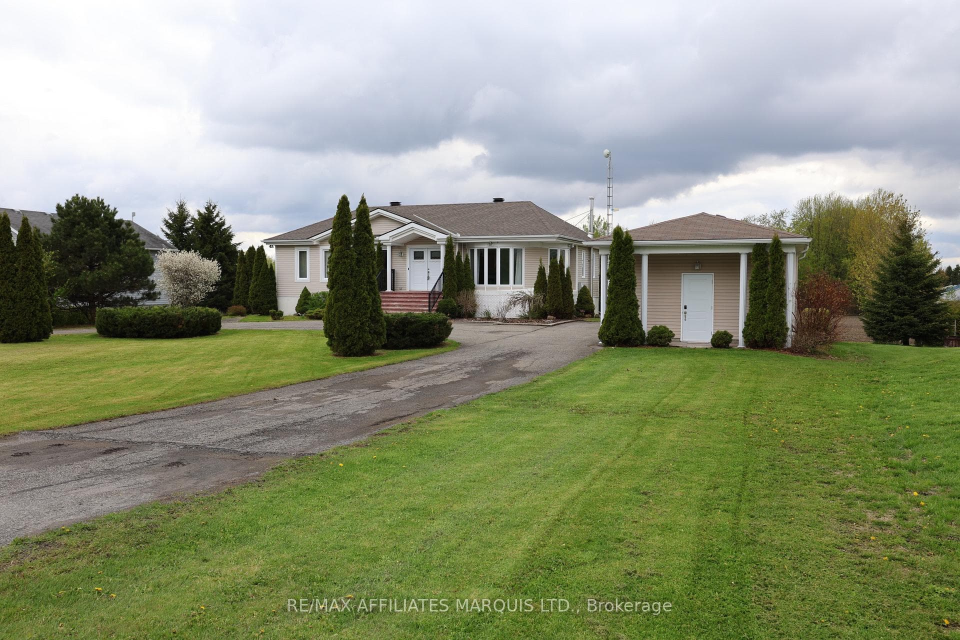 2054 Valley Street, North Stormont