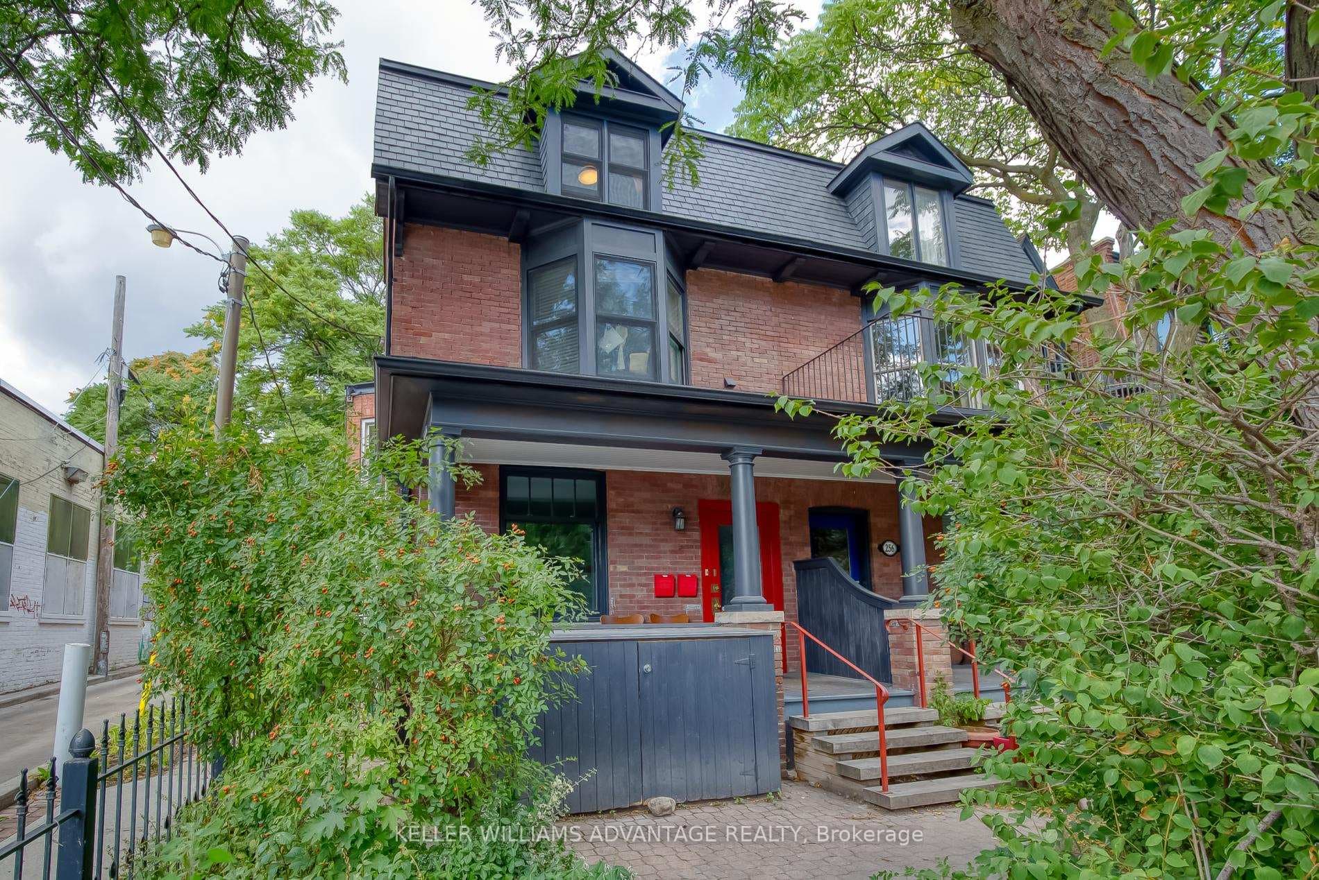 254A Carlton Street, Regent Park / Cabbagetown / St. James Town, ON M5A 2L4 - Photo 1