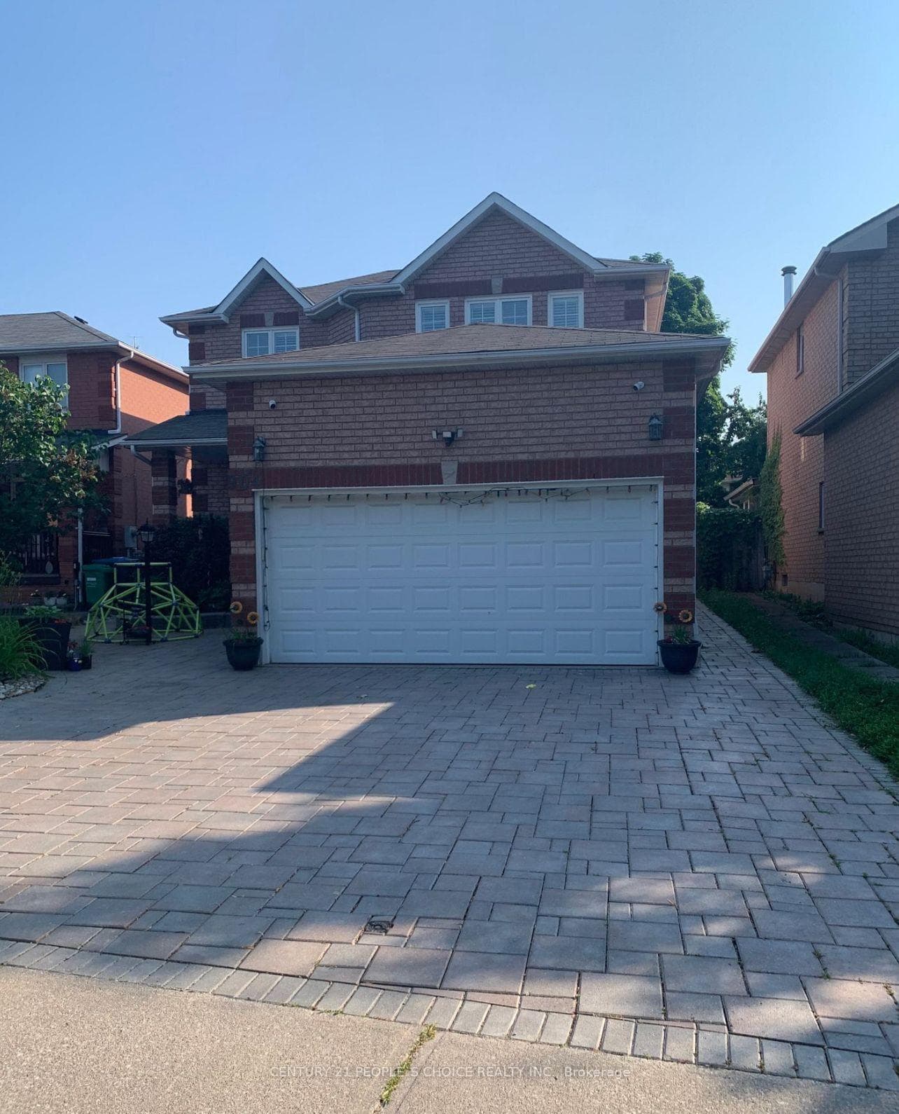 904 Drysdale Drive, Mississauga, ON L5V 1X6 - Photo 1
