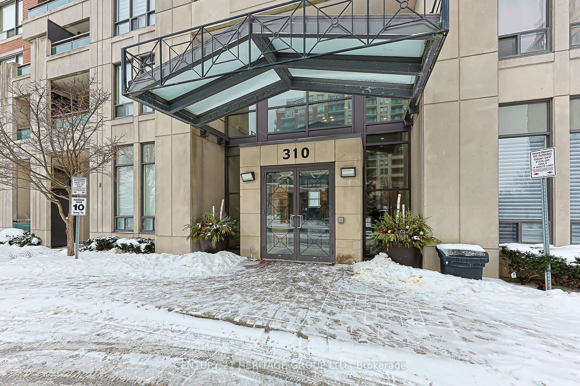 310 Red Maple Road Unit 211, Richmond Hill, ON L4C 0T7 - Photo 1