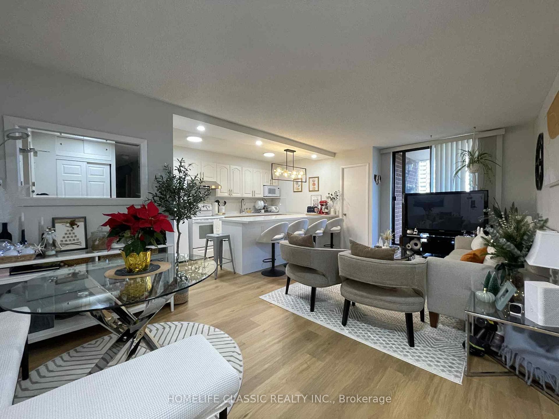 90 Ling Road Unit 603, Rouge / Port Union / Malvern, ON M1E 4Y3 - Photo 1