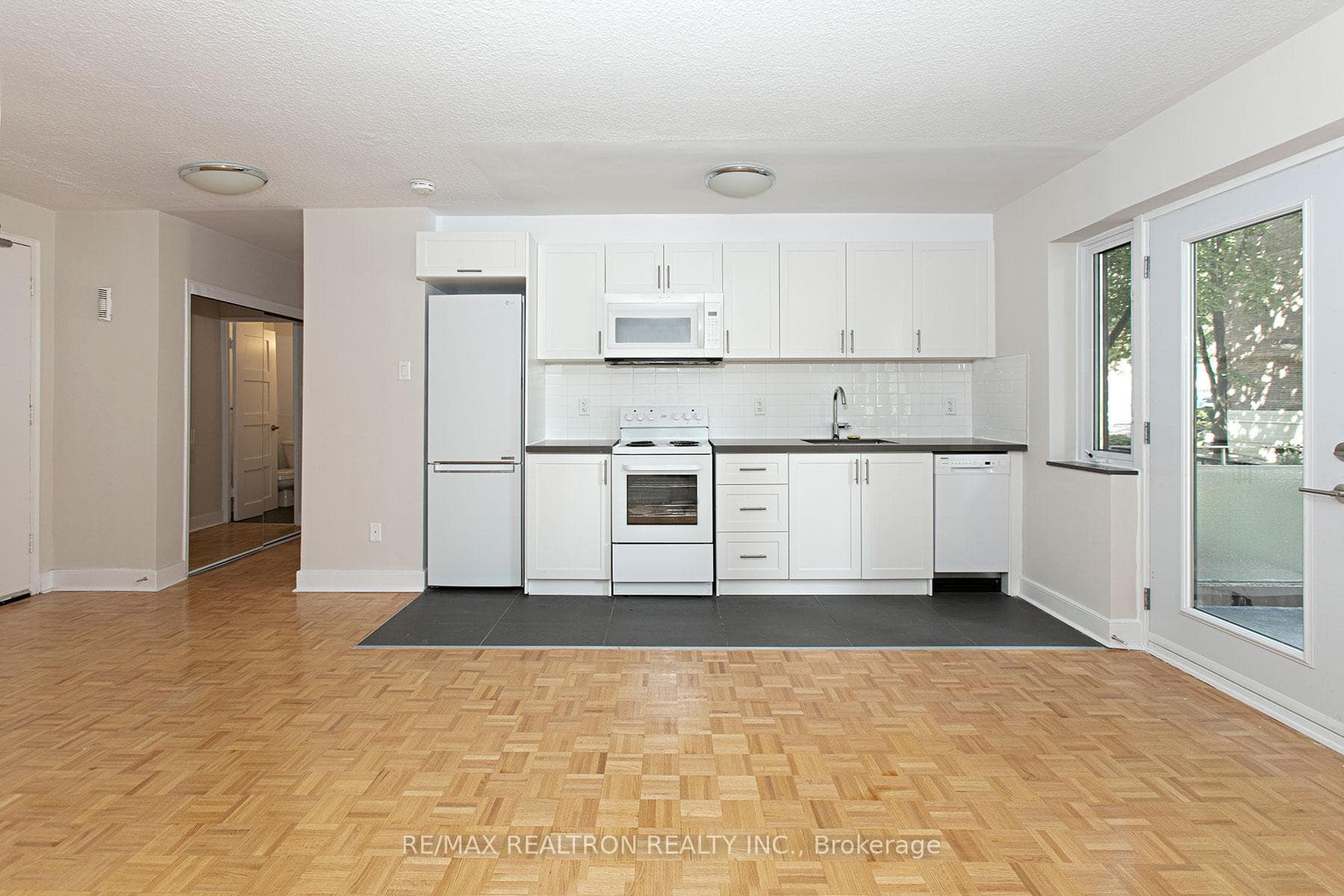 95 Lawton Boulevard Unit 503, Annex / Yorkville / Summerhill, ON M4V 1Z8 - Photo 1