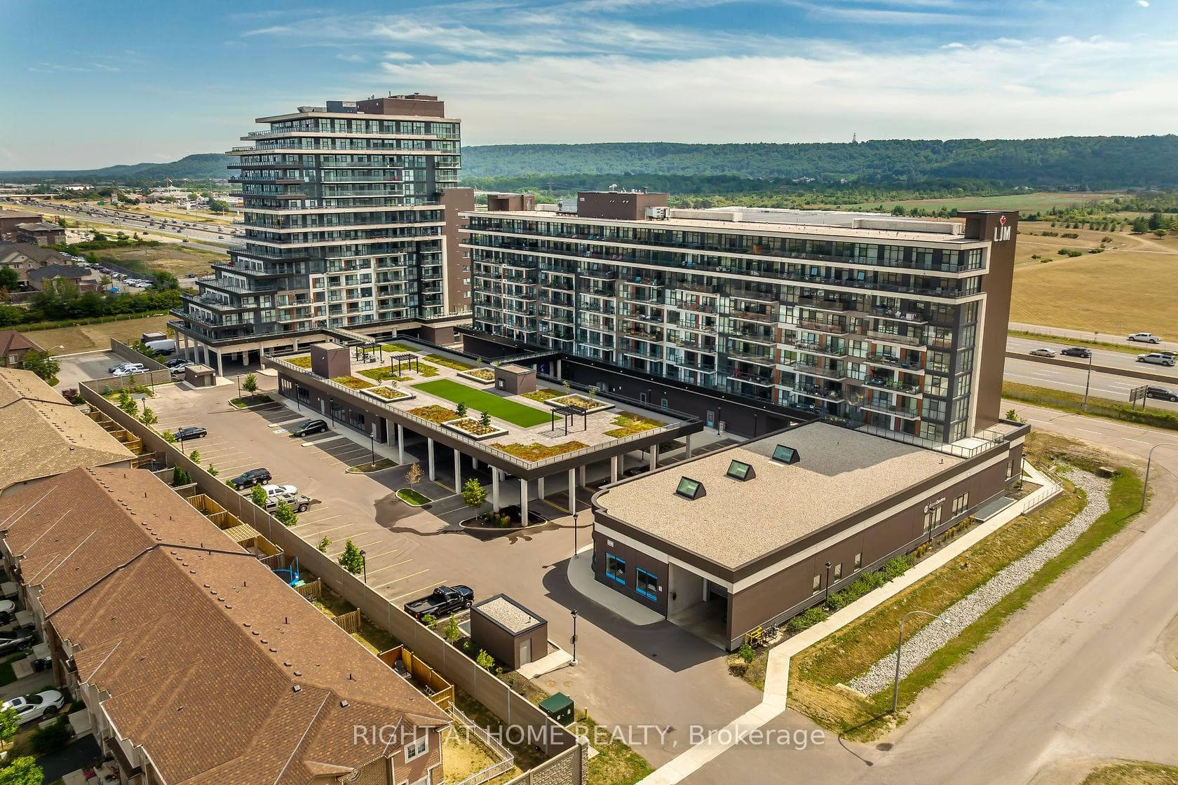 550 North Service Road Unit 714, Grimsby, ON L3M 4E8 - Photo 1