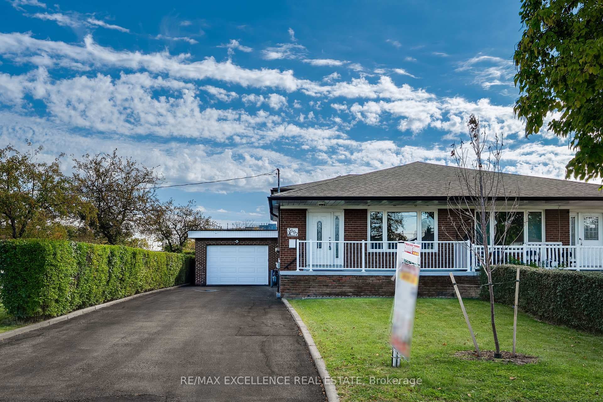 3692 Crabtree Crescent, Mississauga, ON L4T 1S6 - Photo 1
