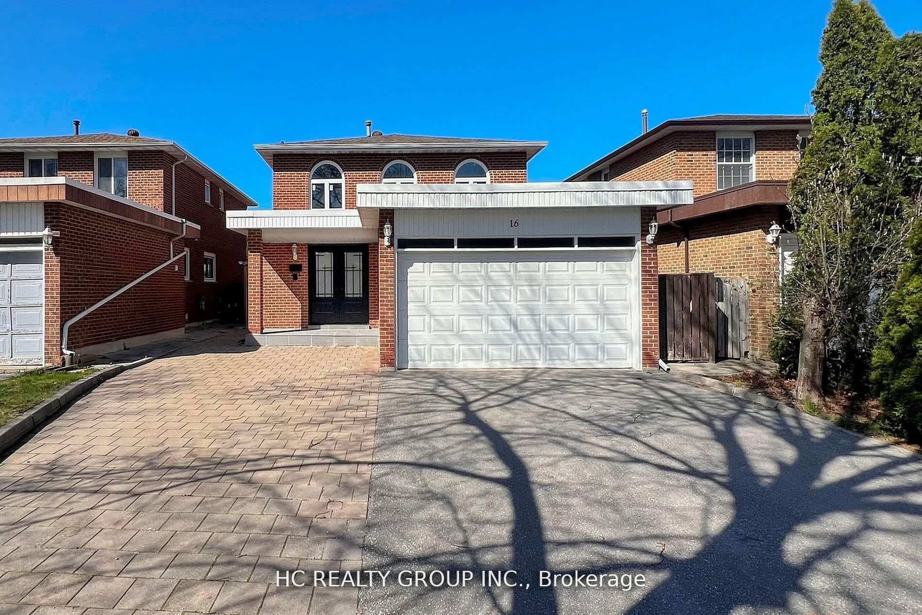 16 Simsbury Court, Markham