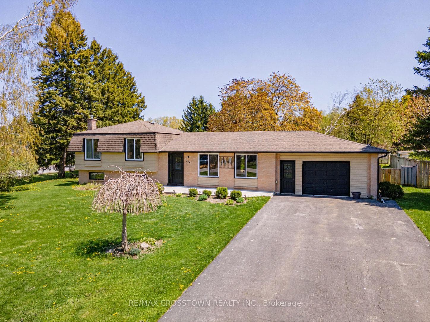 204 Camilla Crescent, Essa, ON L0L 2N0 - Photo 1