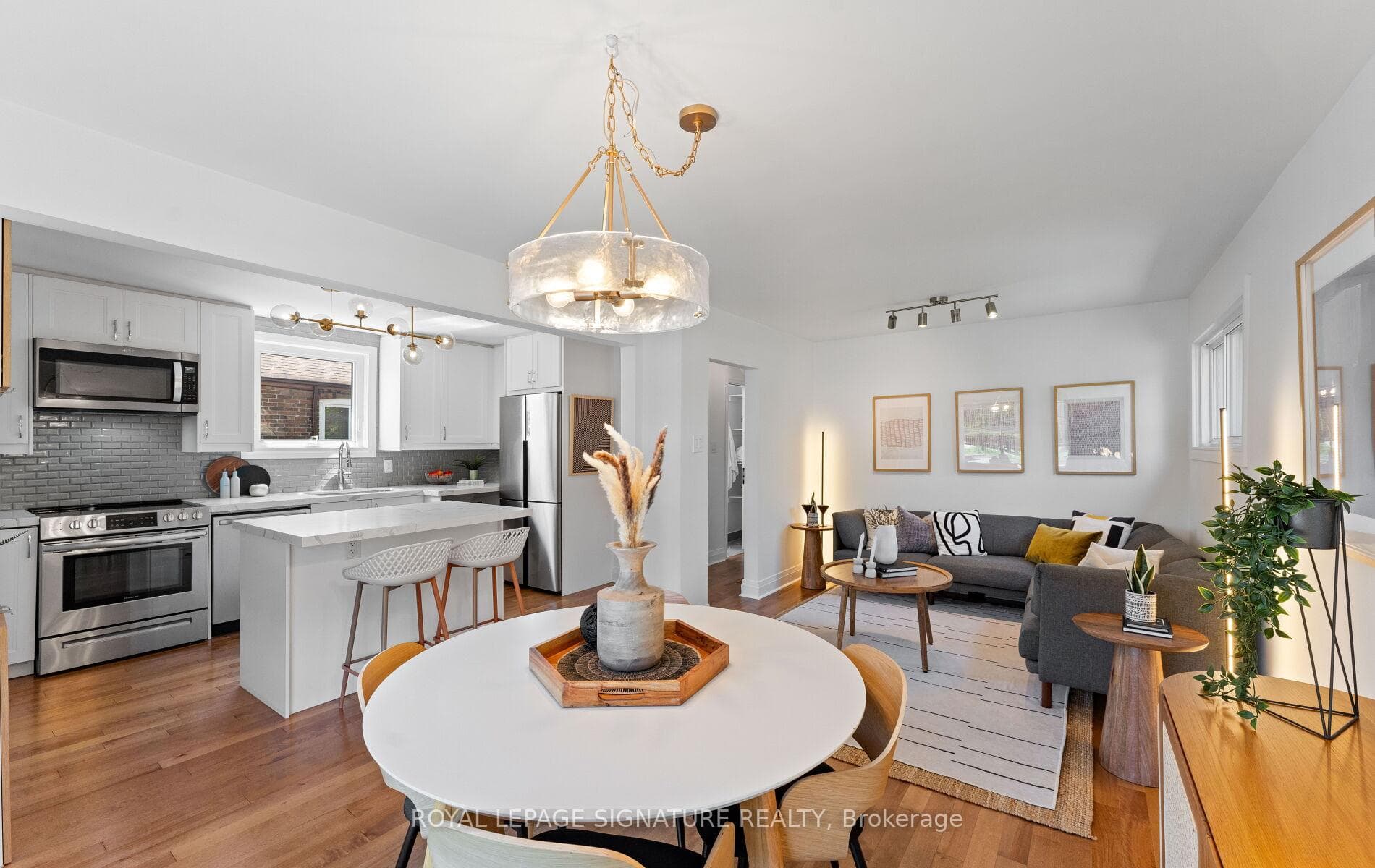 1342 Victoria Park Avenue, Danforth / East York, ON M4B 2L7 - Photo 1