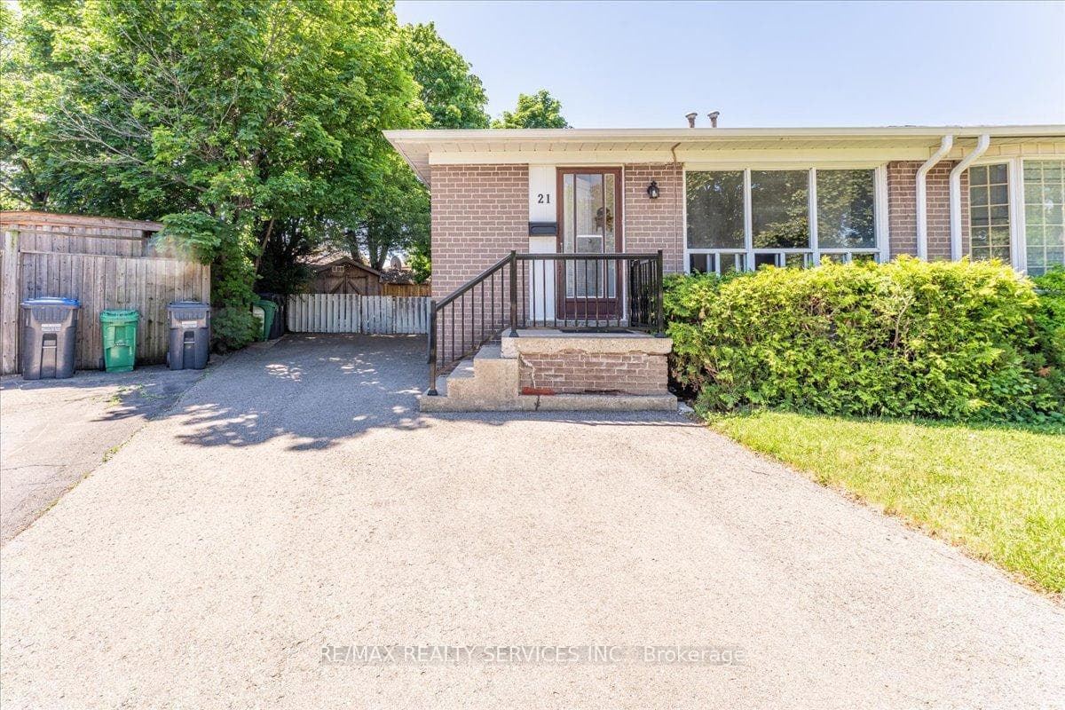 21 Welbeck Drive, Brampton, ON L6X 2K9 - Photo 1