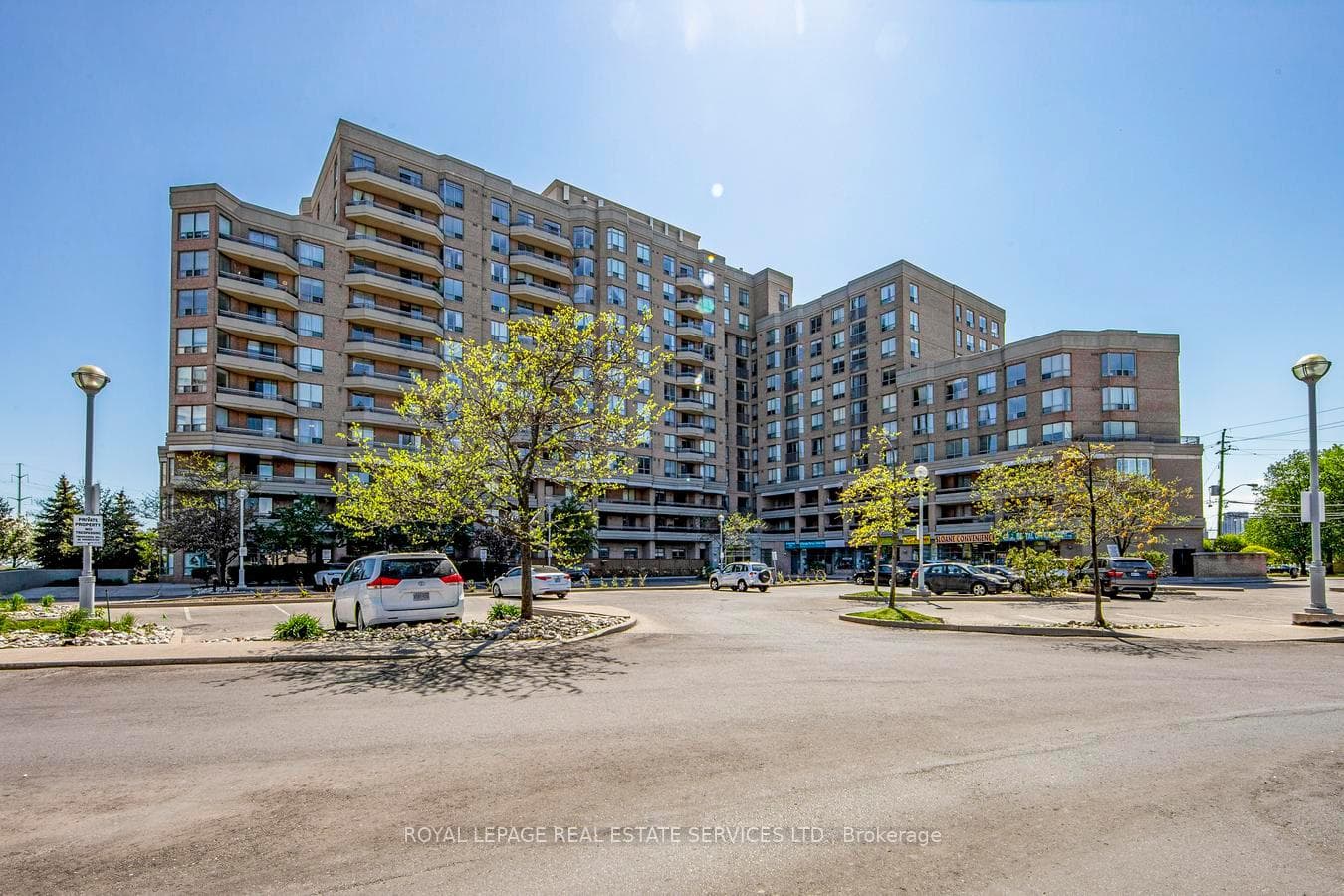 1700 Eglinton Avenue Unit 901, Don Mills / Parkwoods / Victoria Village, ON M4A 2X4 - Photo 1