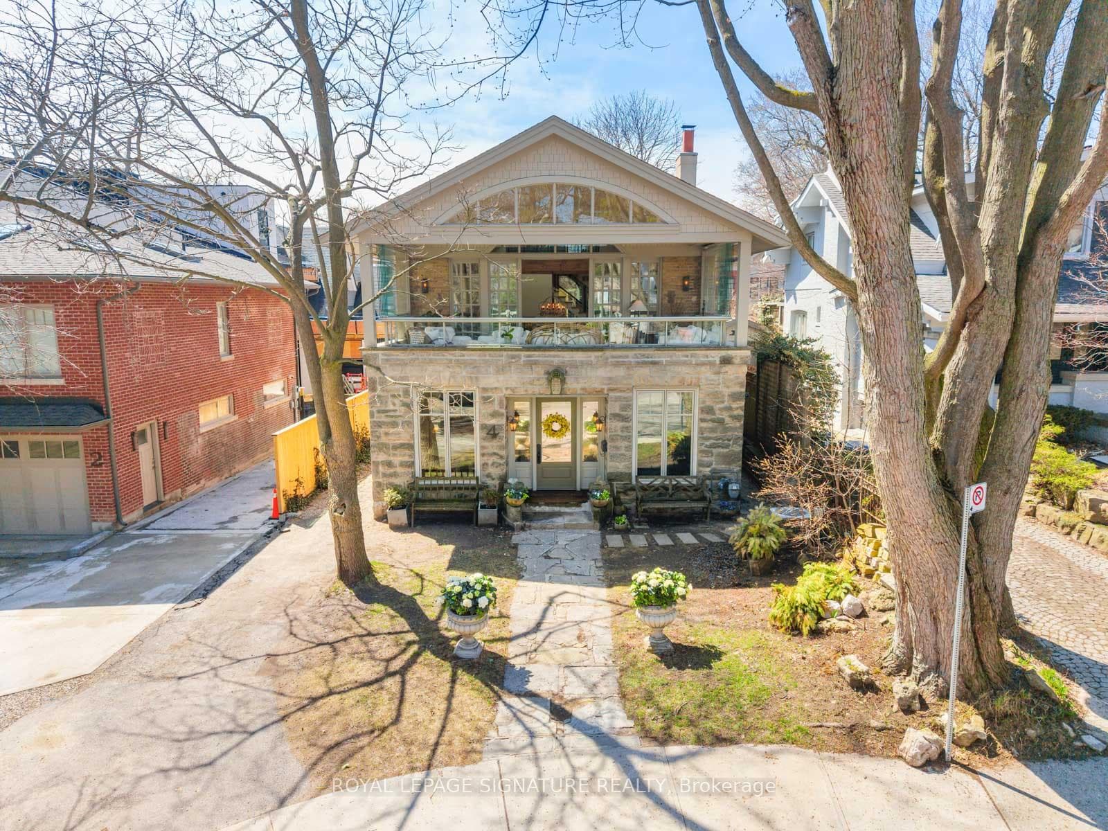 4 Neville Park Boulevard, The Beaches / Upper Beaches, ON M4E 3P6 - Photo 1
