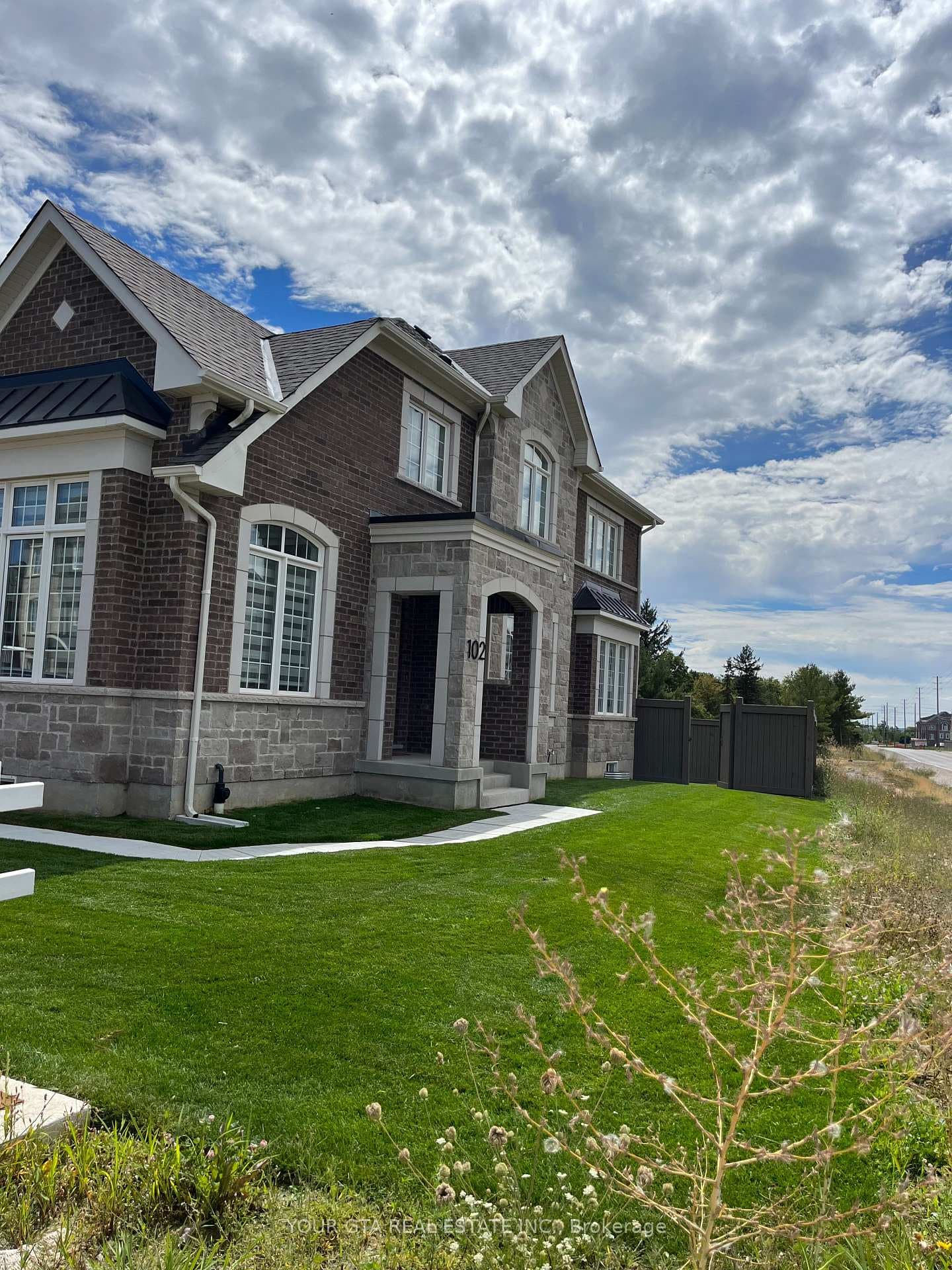 102 Burnhamthorpe Road E Road Unit Oakvill, Oakville, ON L6H 0X8 - Photo 1