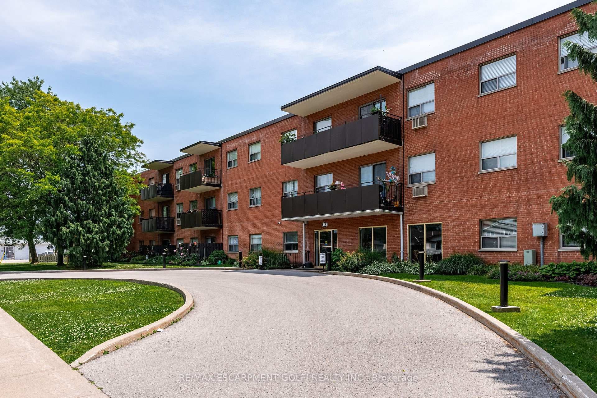 485 Thorold Road Unit 211, Welland, ON L3C 3X1 - Photo 1