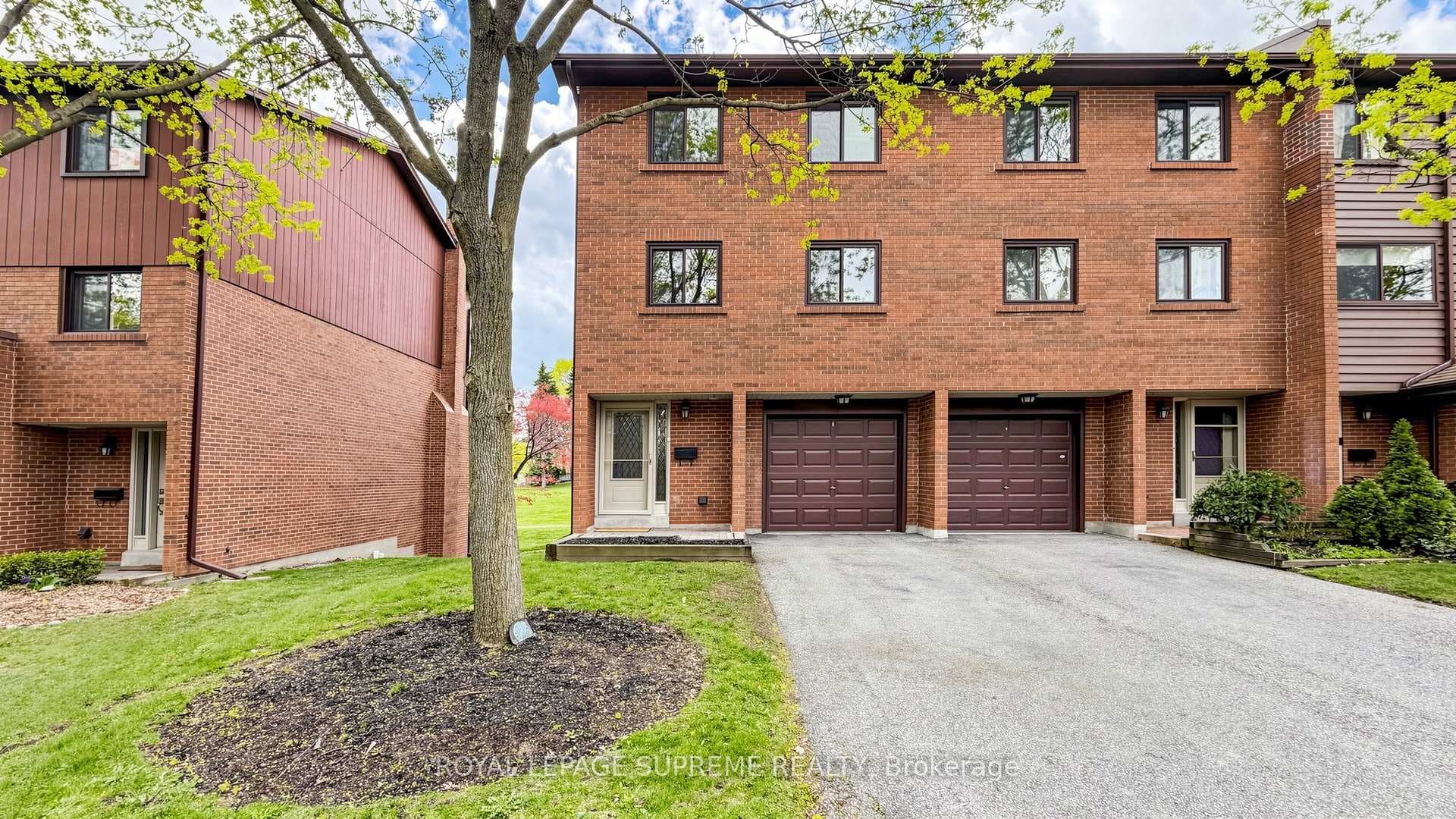 4165 Fieldgate Drive Unit 60, Mississauga, ON L4W 2M9 - Photo 1