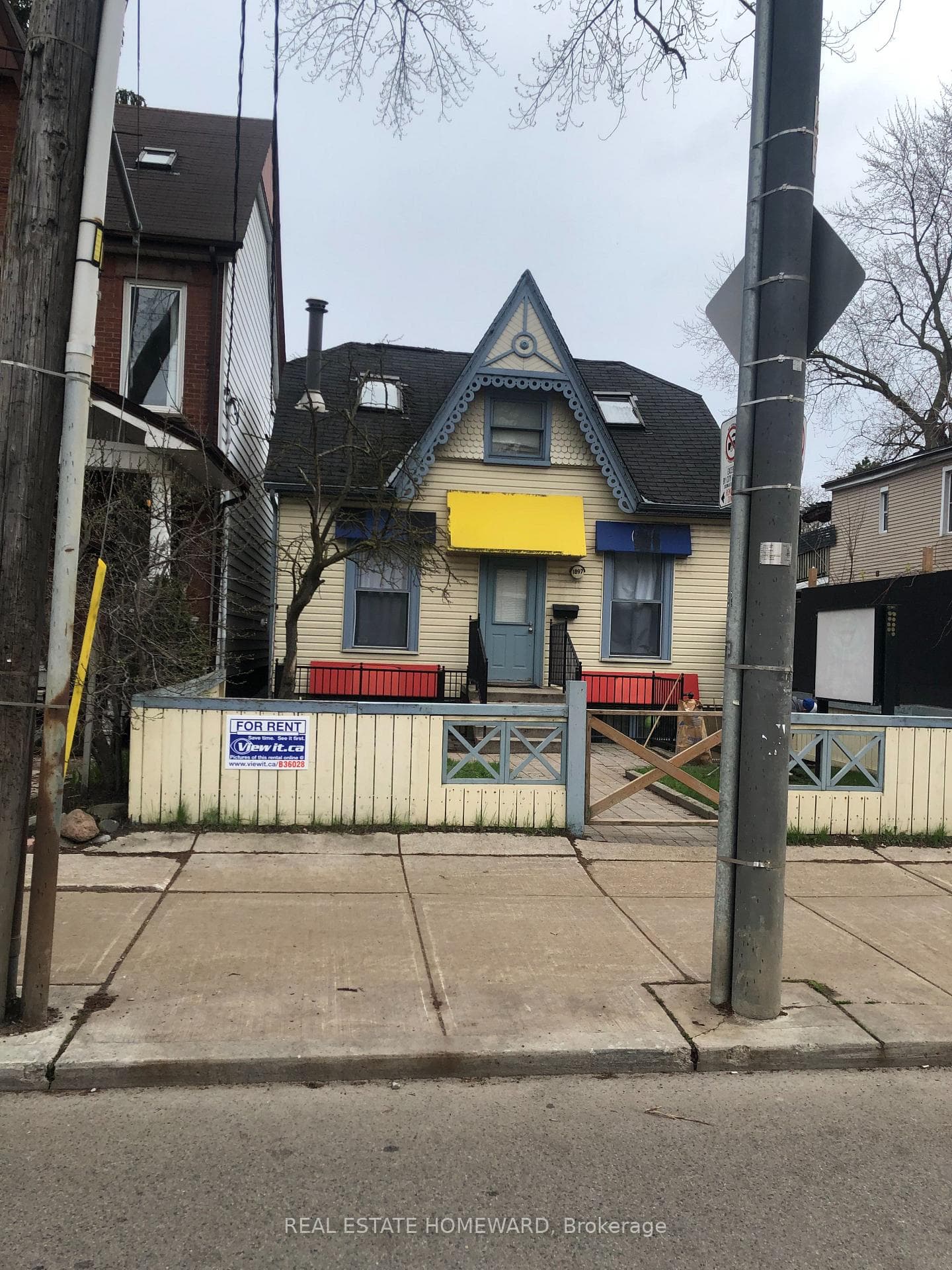 1897 Queen Street, The Beaches / Upper Beaches, ON M4L 1H3 - Photo 1