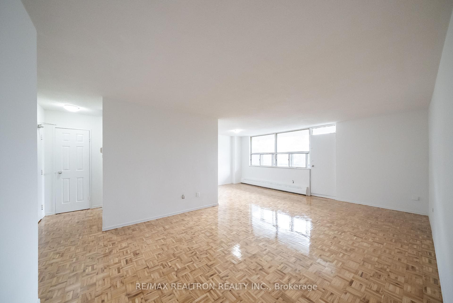 5 Glamorgan Avenue Unit 510, Dorset Park / Kennedy Park, ON M1P 4P1 - Photo 1