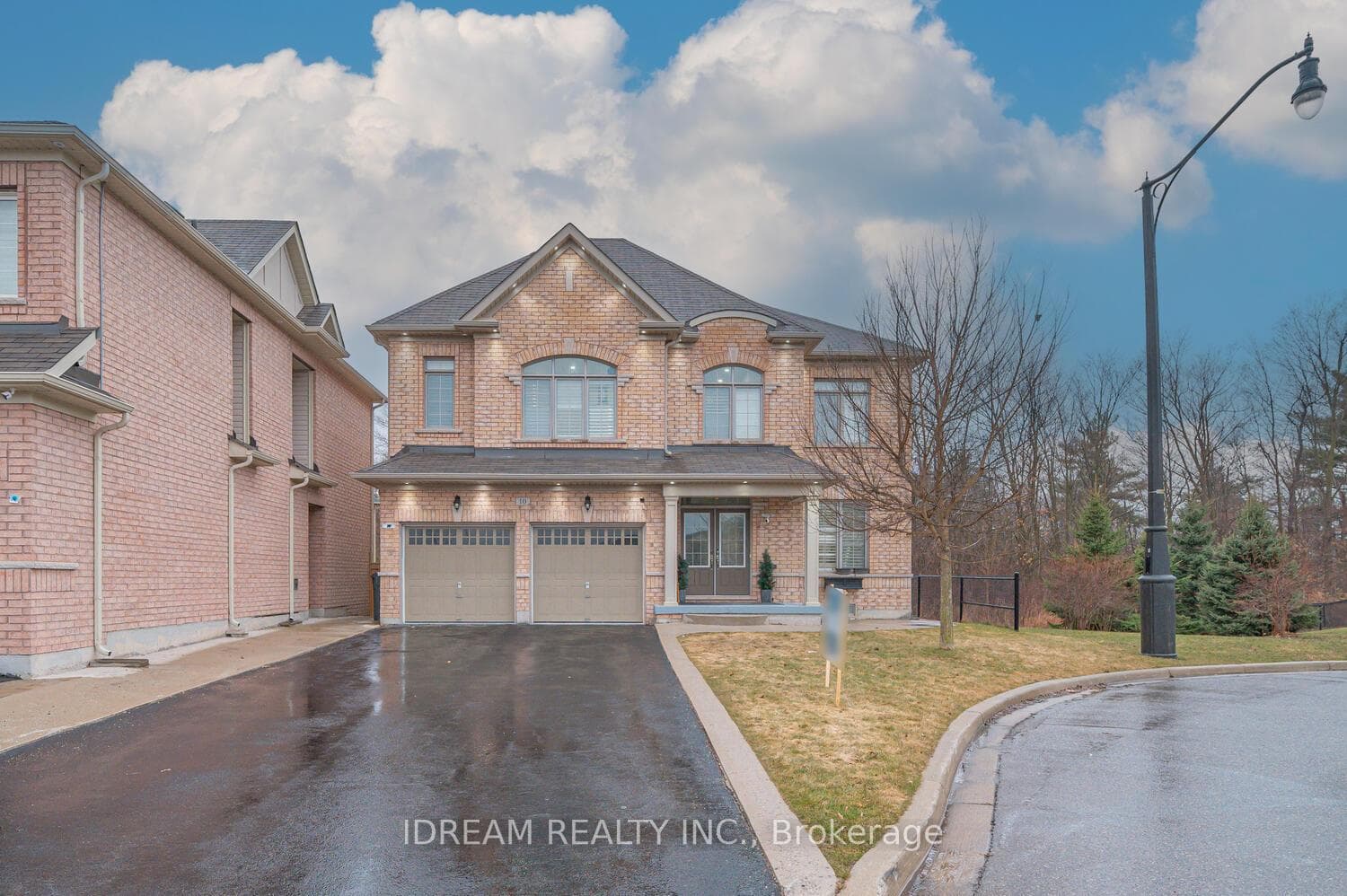 10 Chesapeake Court, Brampton, ON L6Y 0Y4 - Photo 1