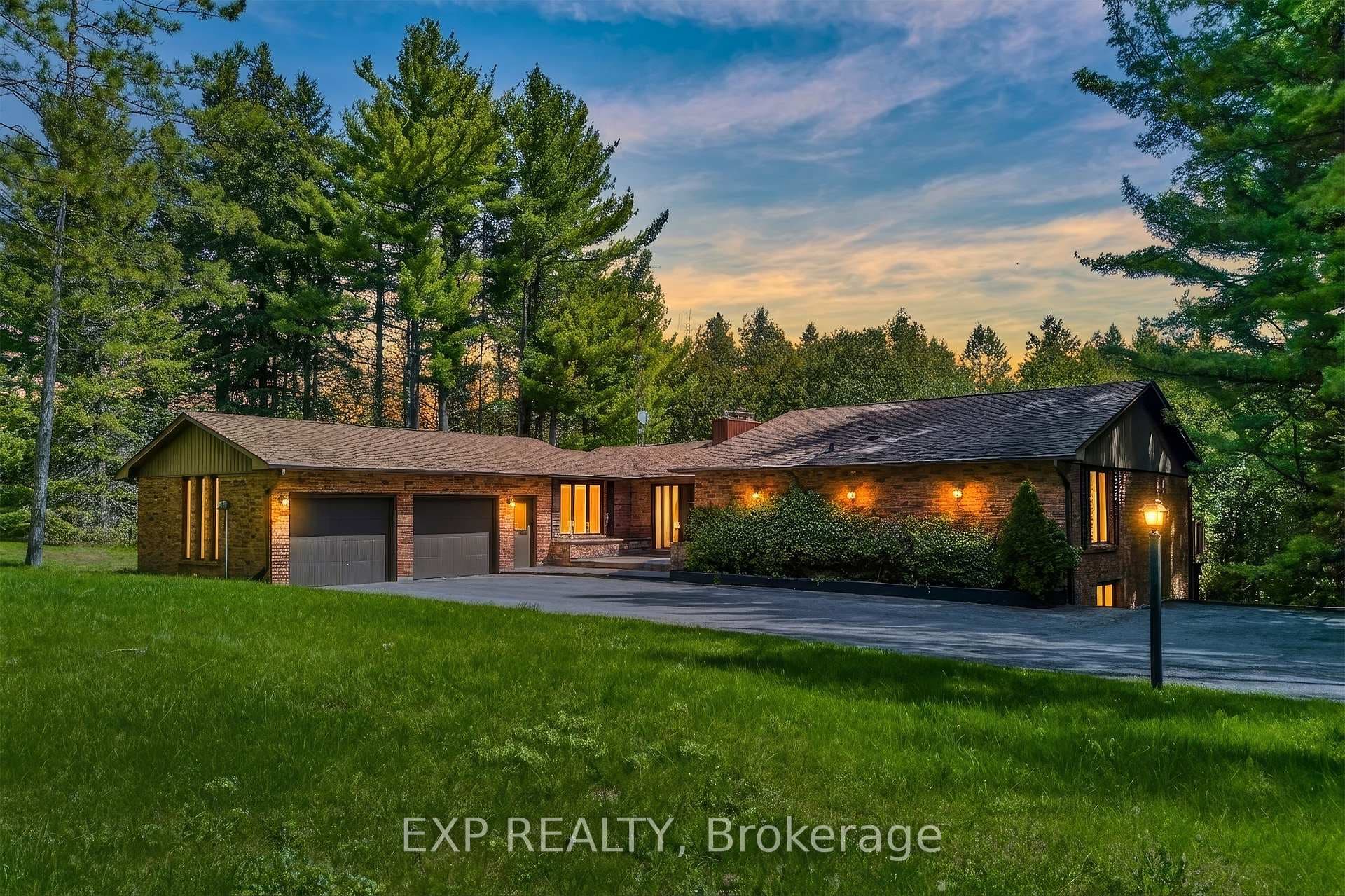 7985 Cedarbrook Trail, Whitby