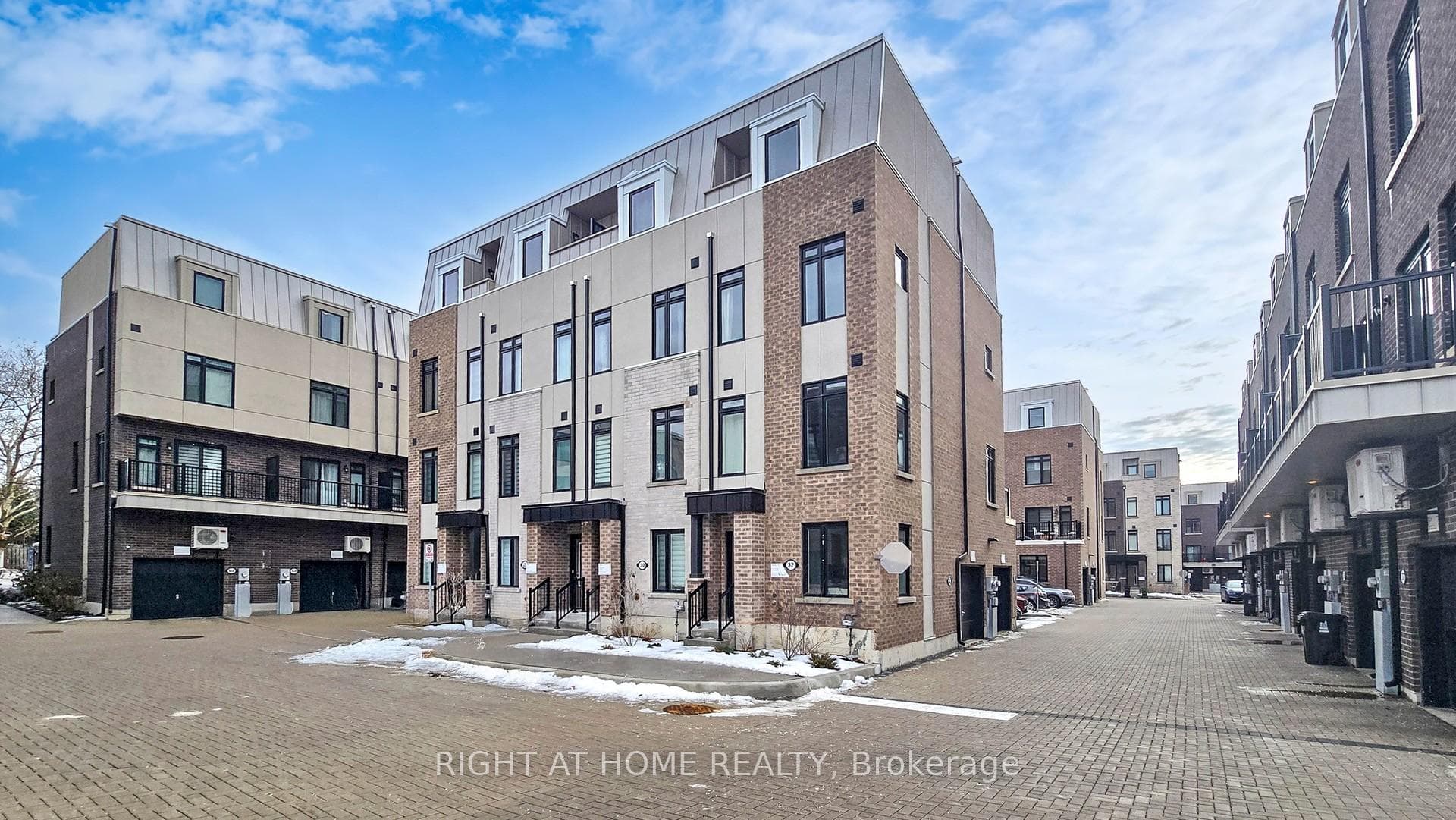 32 SPRUCE PINES Crescent, Don Mills / Parkwoods / Victoria Village, ON M4A 2X2 - Photo 1
