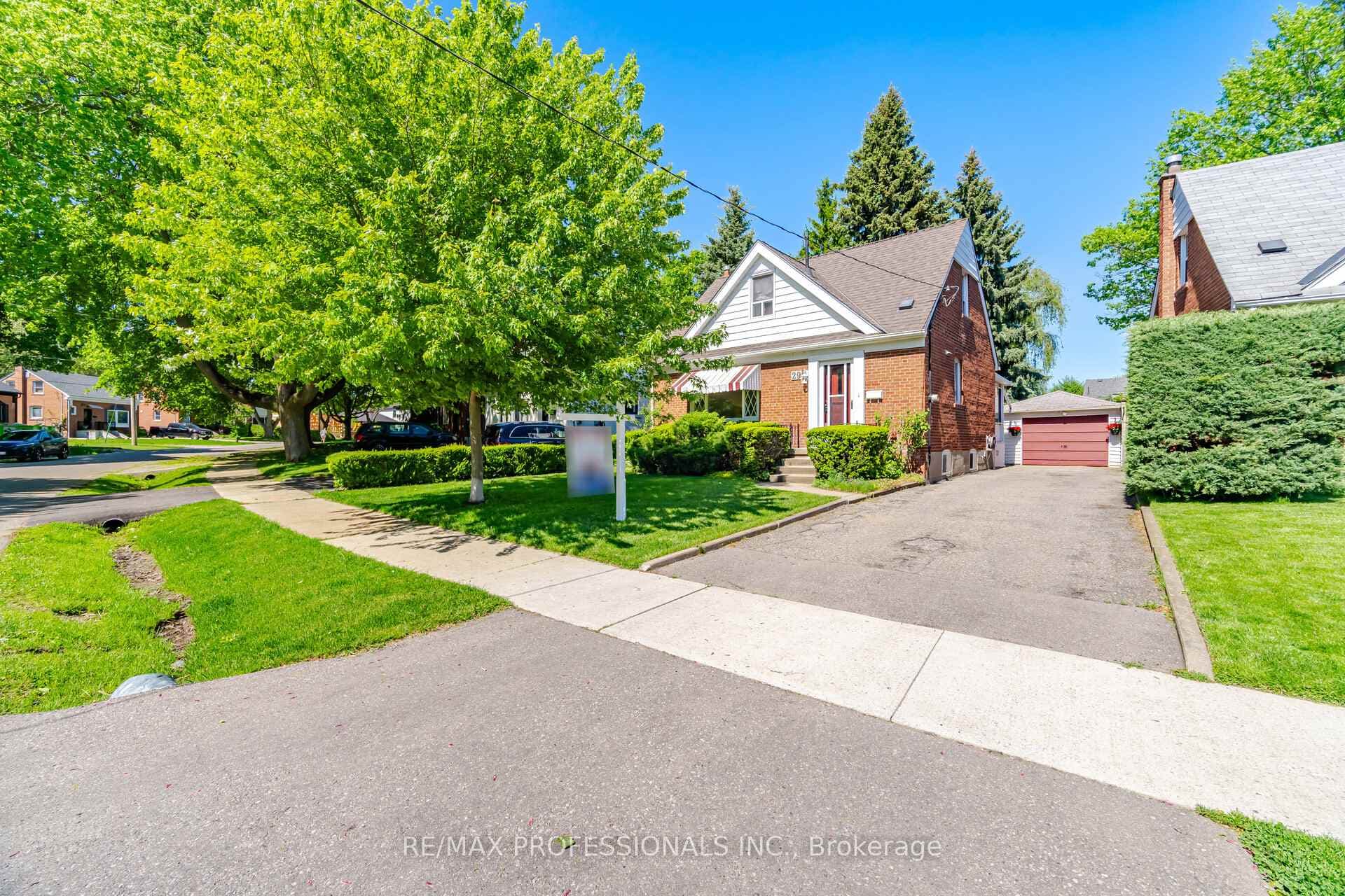 29 Westleigh Crescent, Liberty Village / Parkdale / South Parkdale, ON M8W 3Z6 - Photo 1