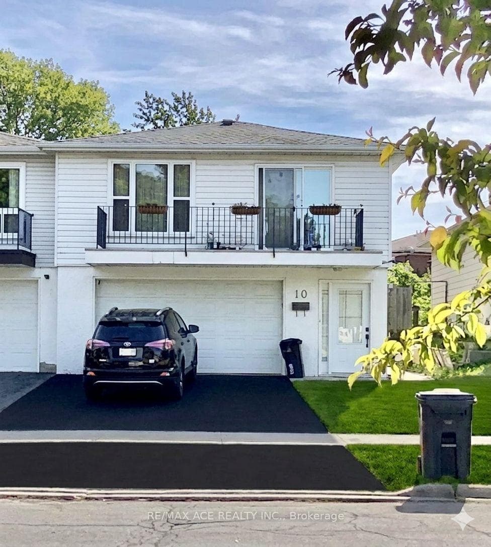 10 Parkdene Court, Scarborough Village / Eglinton East, ON M1W 2J3 - Photo 1