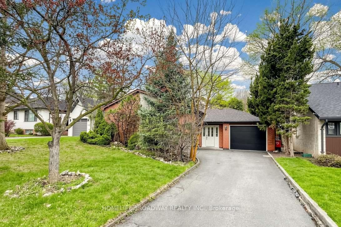 36 Bradgate Road, Don Mills / Parkwoods / Victoria Village, ON M3B 1J7 - Photo 1