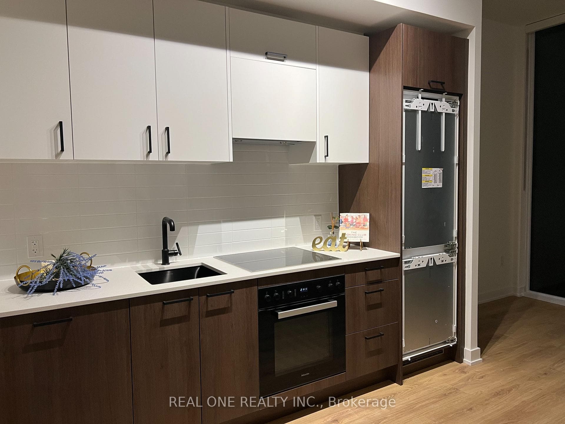 5 quarrington Lane Unit 2310, Don Mills / Parkwoods / Victoria Village, ON M3C 0S5 - Photo 1