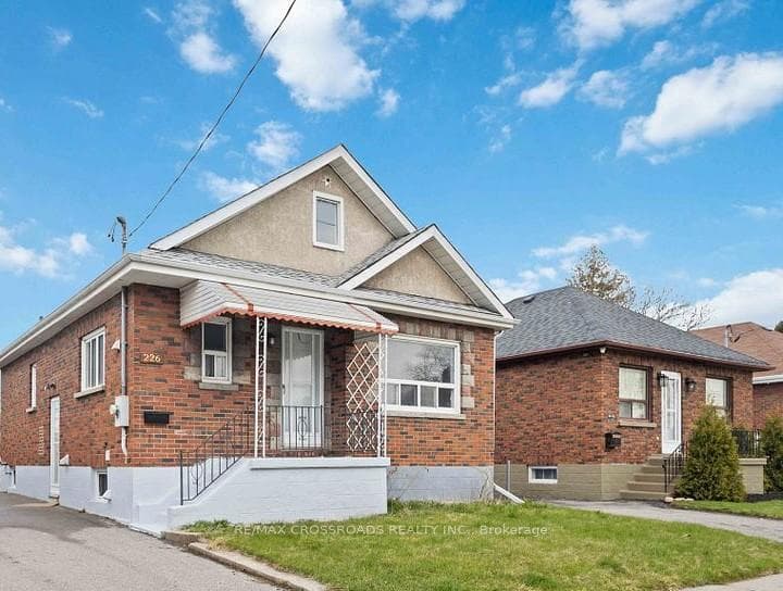 226 Mcnaughton Avenue, Oshawa, ON L1H 3B6 - Photo 1
