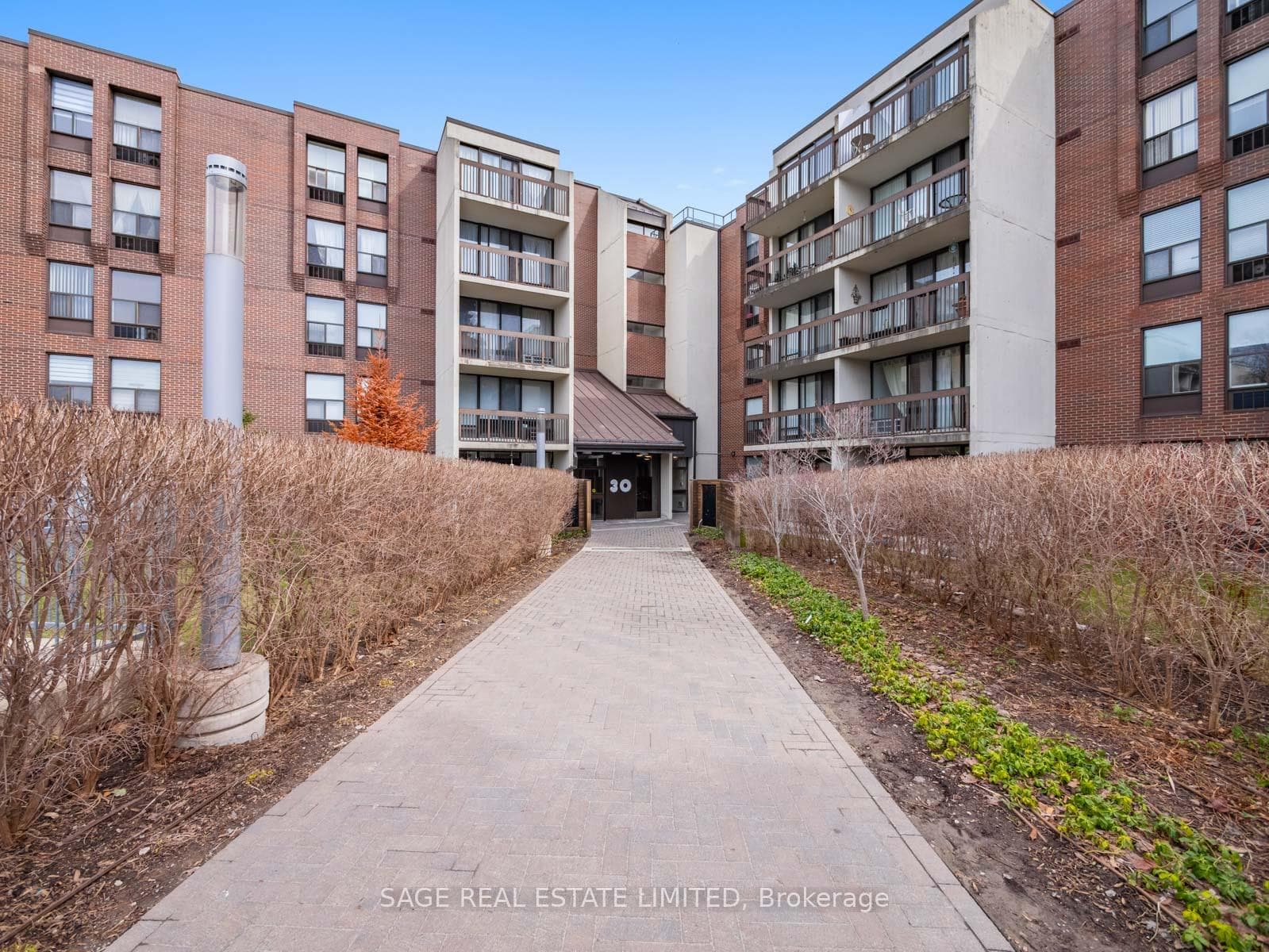 30 Fashion Roseway N/A Unit 213E, Willowdale / Newtonbrook, ON M2N 6B4 - Photo 1