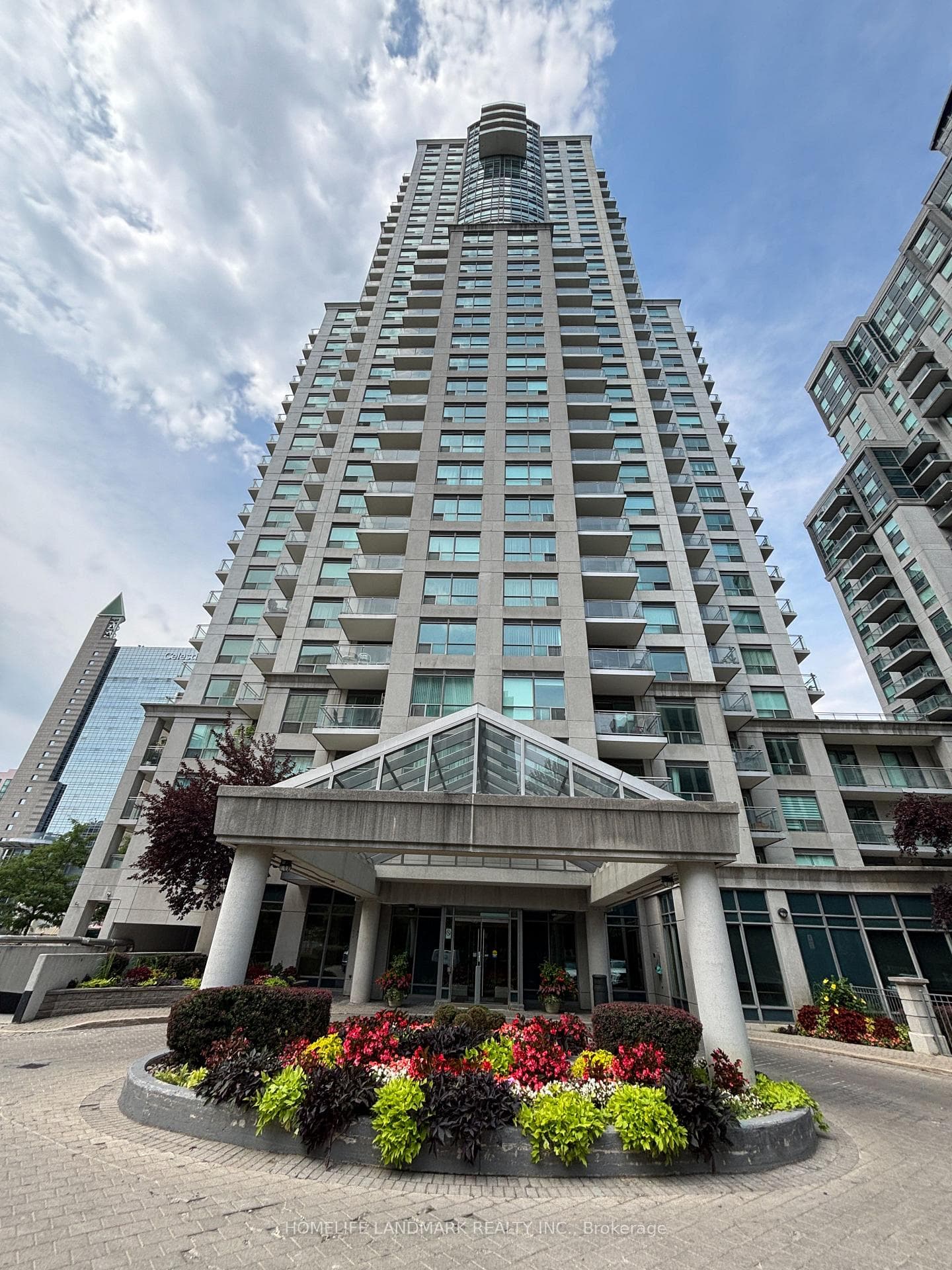 21 Hillcrest Avenue Unit 902, Willowdale / Newtonbrook, ON M2N 3N4 - Photo 1