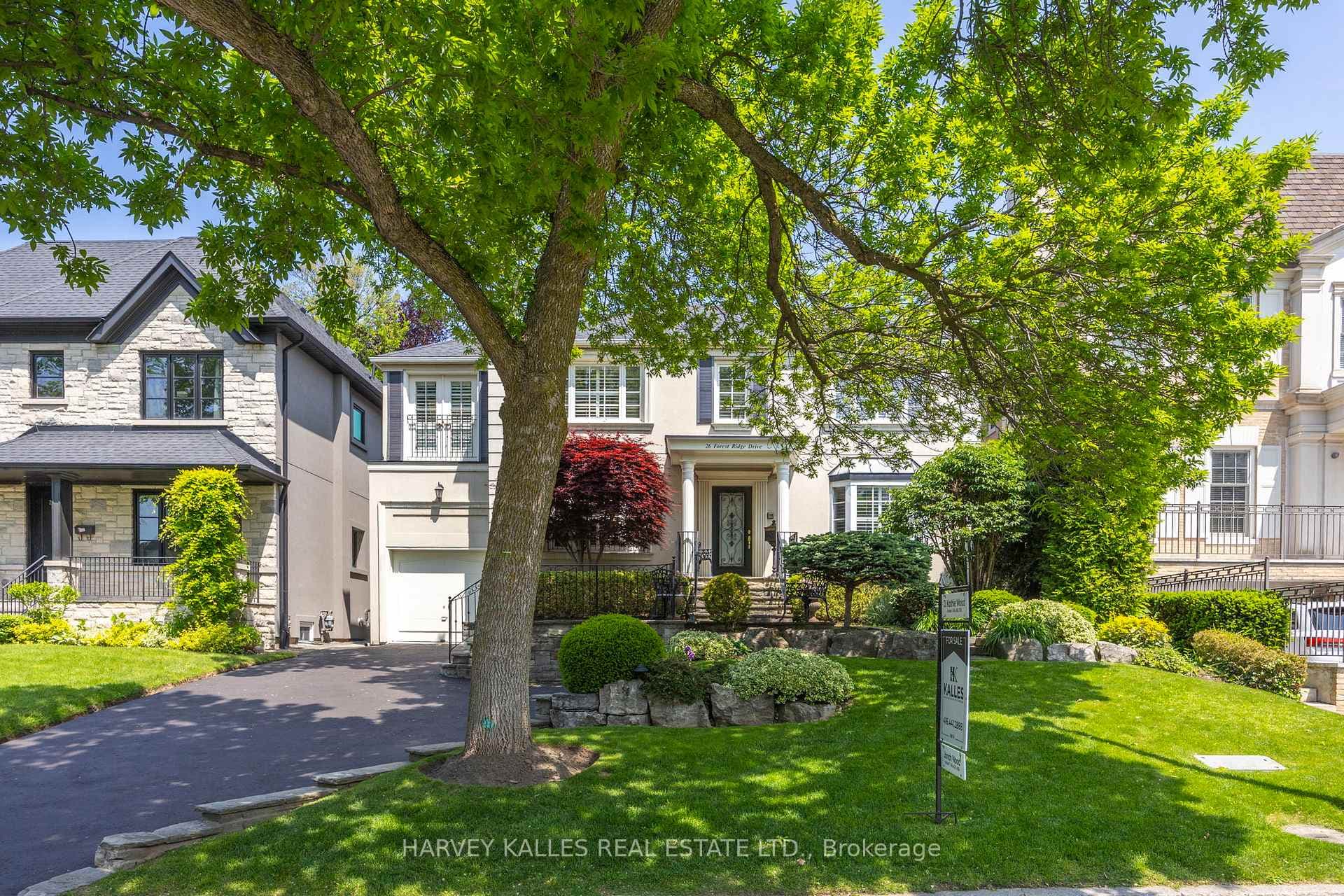 26 Forest Ridge Drive, Lawrence Park / Bedford Park, ON M6B 1H3 - Photo 1