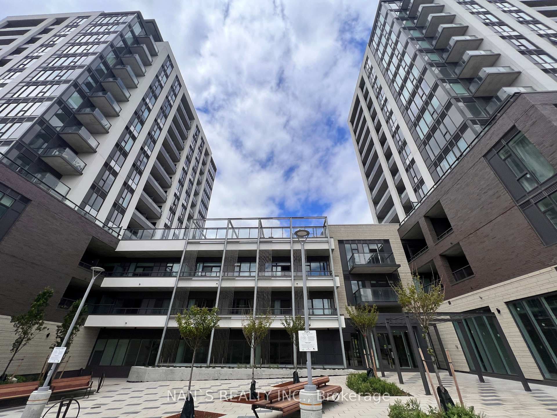 715 Davis Drive Unit B902, Newmarket, ON L3Y 0J2 - Photo 1