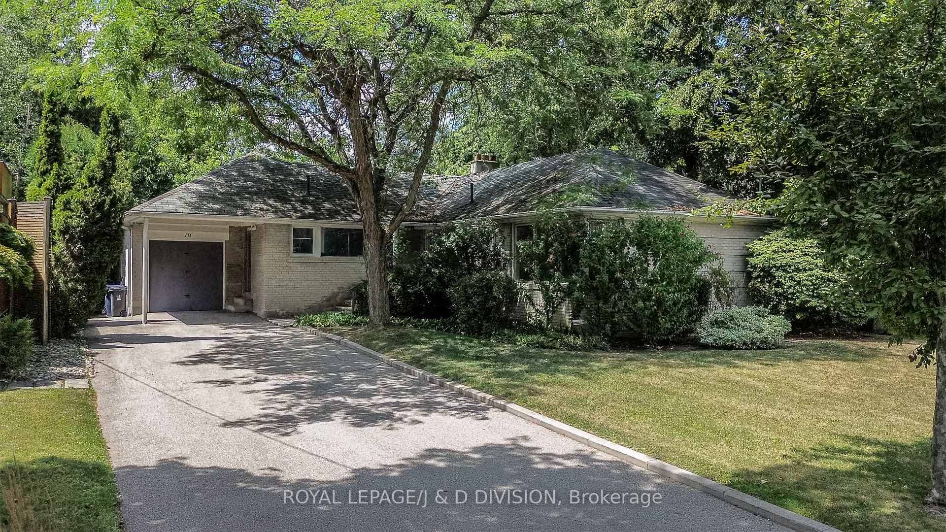 10 Campbell Crescent, Bridle Path / York Mills / Hoggs Hollow, ON M2P 1P2 - Photo 1