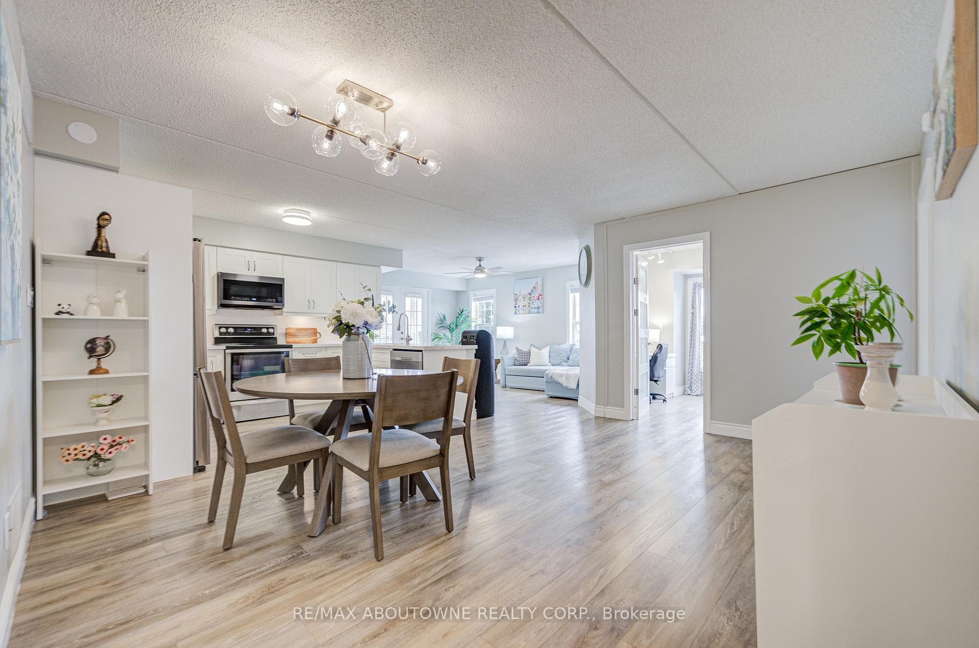1460 Bishops Gate Unit 314, Oakville, ON L6M 4N5 - Photo 1