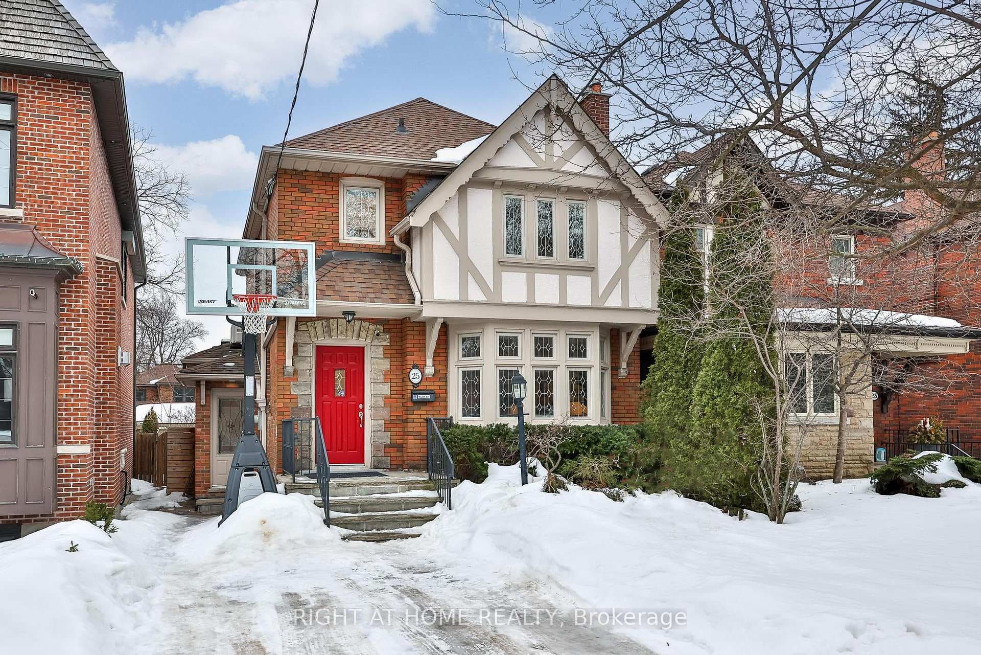 25 Fleming Crescent, Flemingdon Park / Don Mills, ON M4G 2A9 - Photo 1