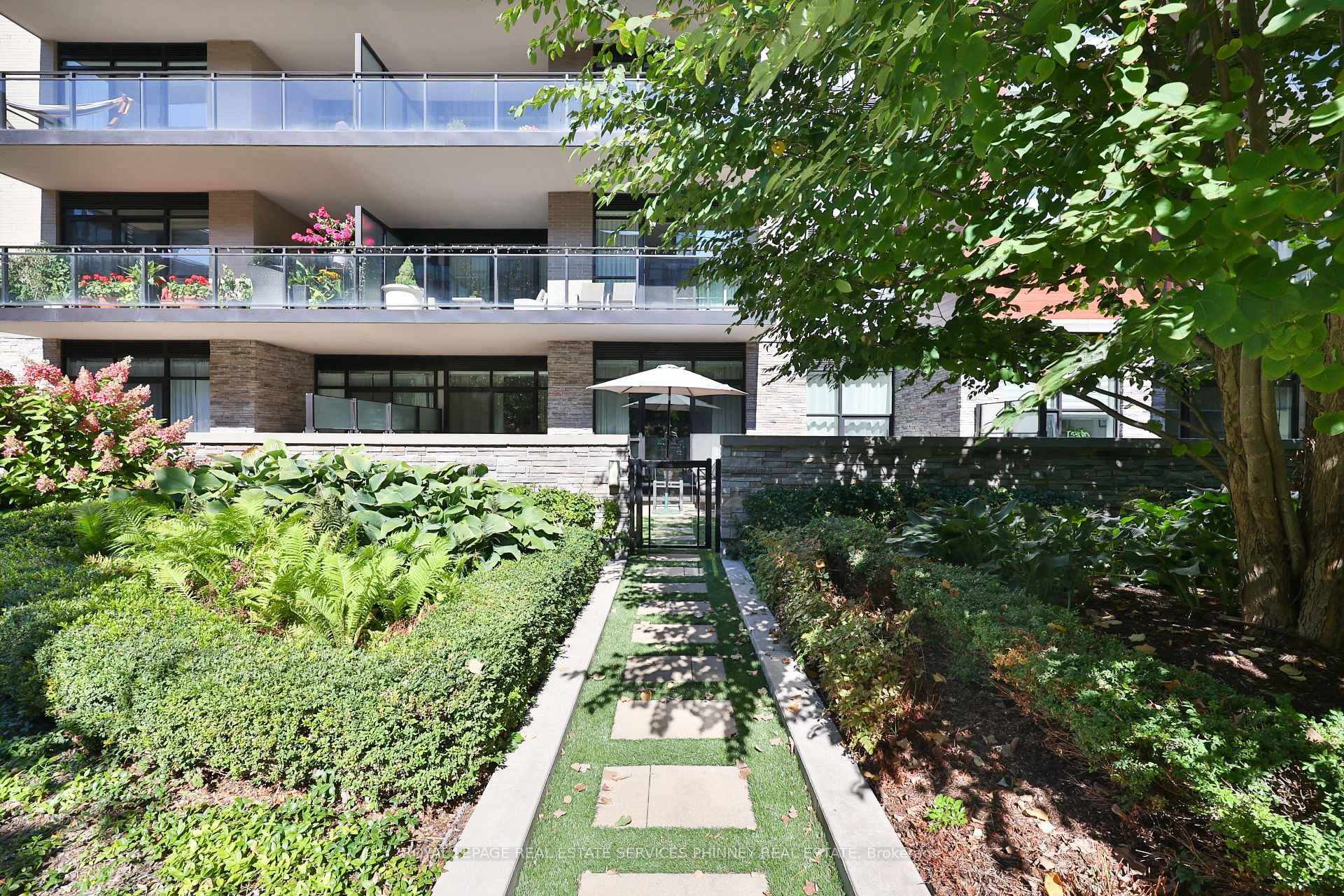 1575 Lakeshore Road Unit 155, Mississauga, ON L5J 0B1 - Photo 1